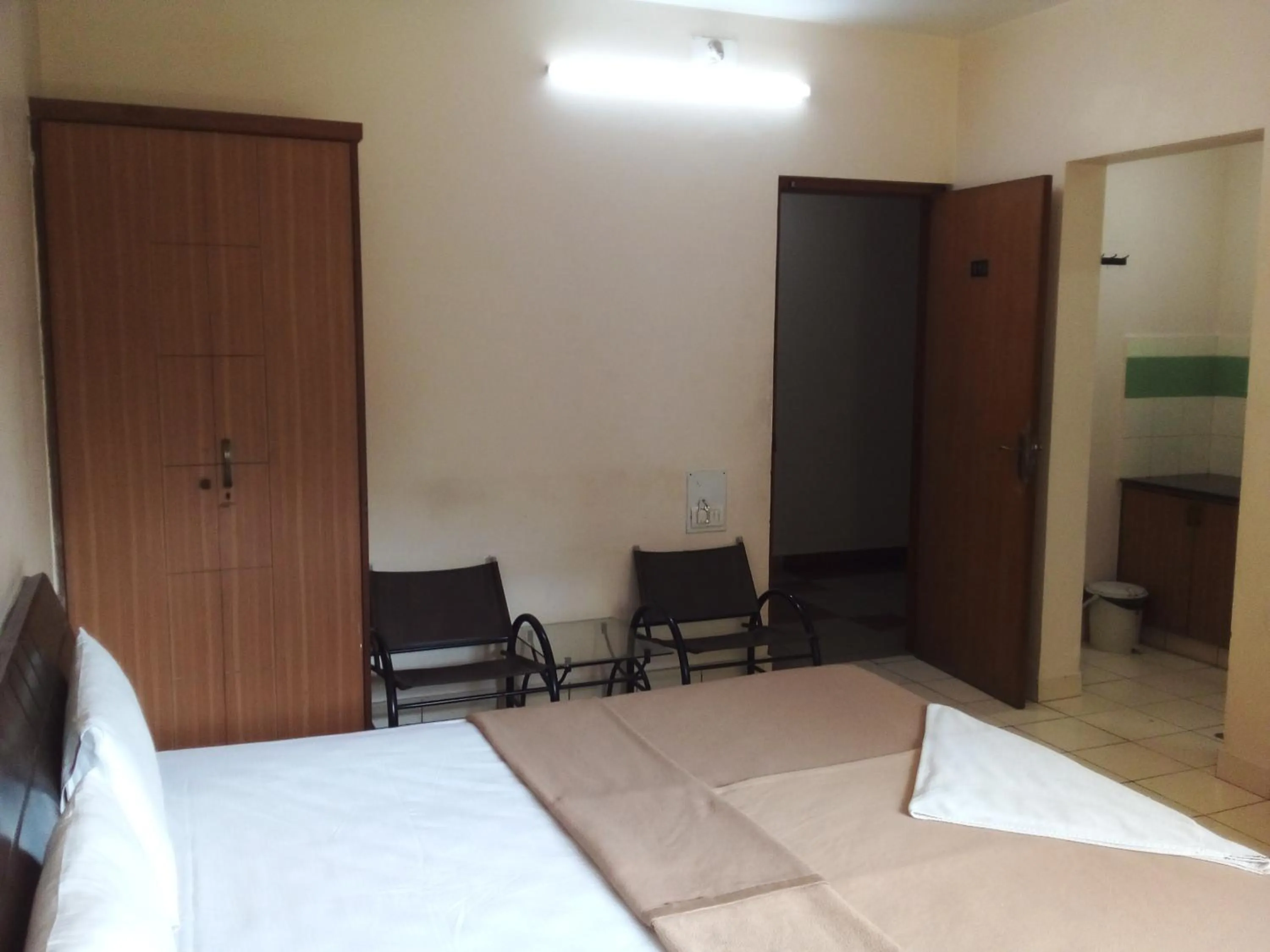 Bed in Shanthiniketan - Online Suites
