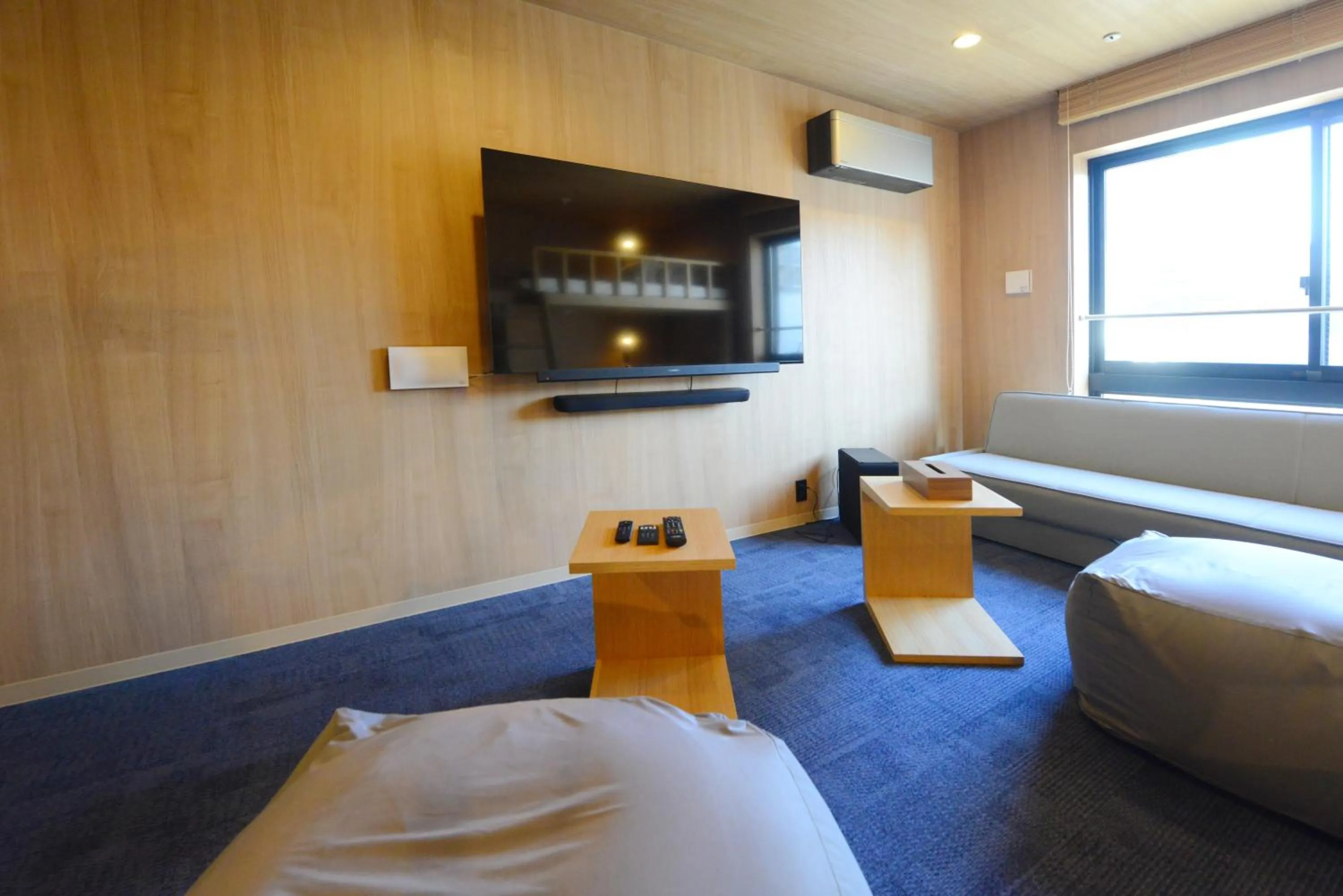 Living room in THE BONDS HOTEL TOKYO