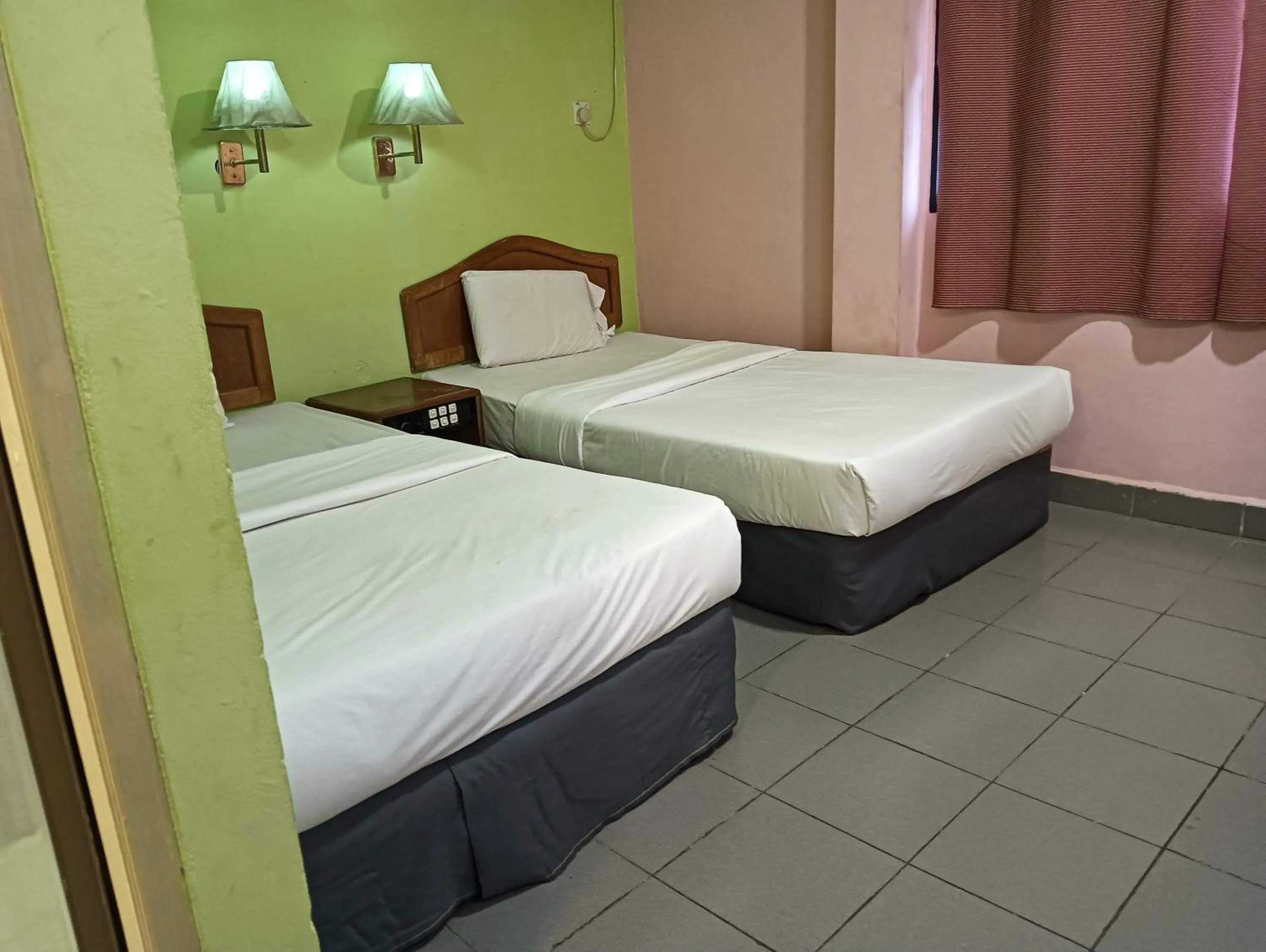 Bedroom, Bed in Hotel O Wawasan Inn