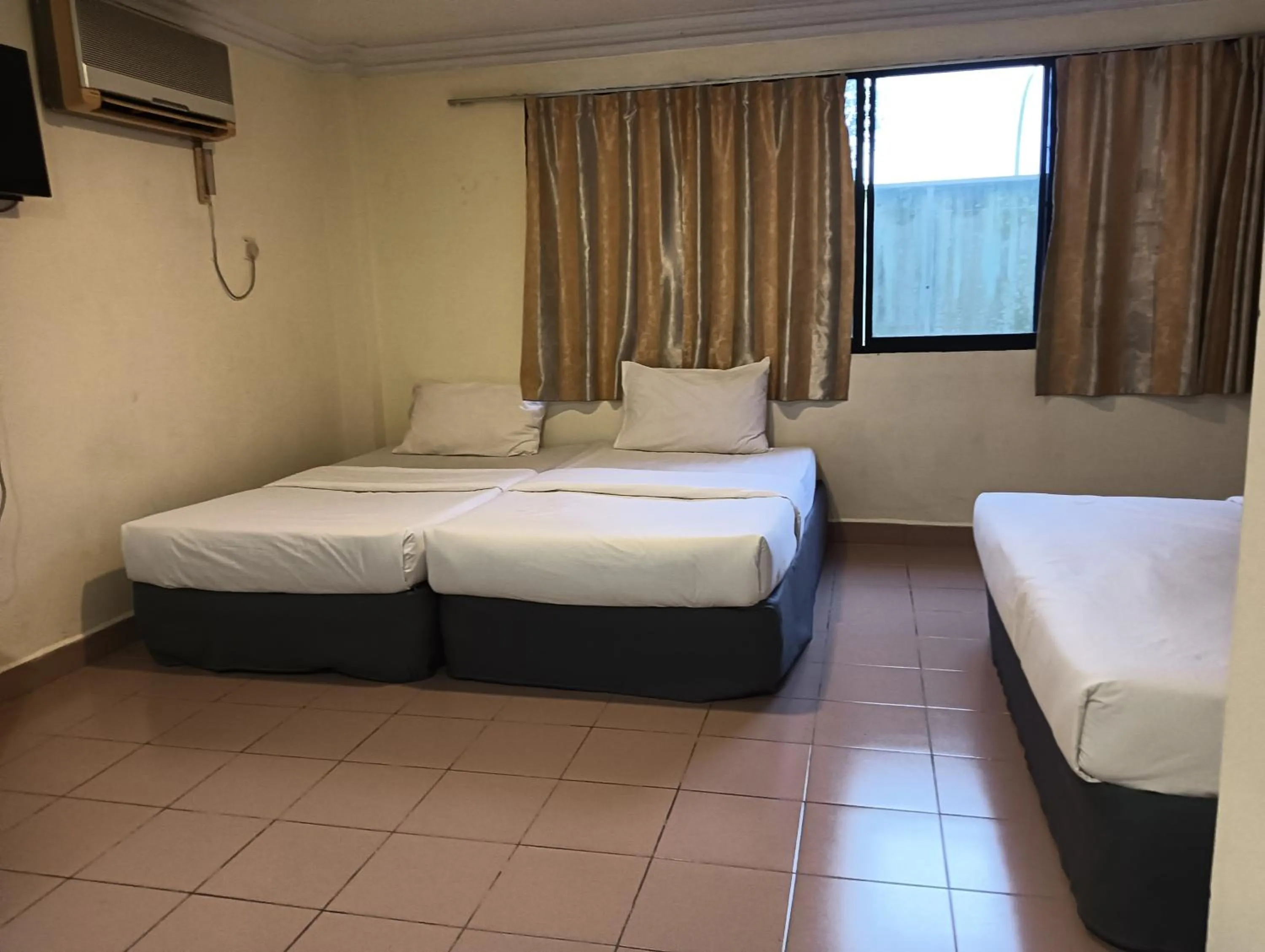 Bedroom, Bed in Hotel O Wawasan Inn