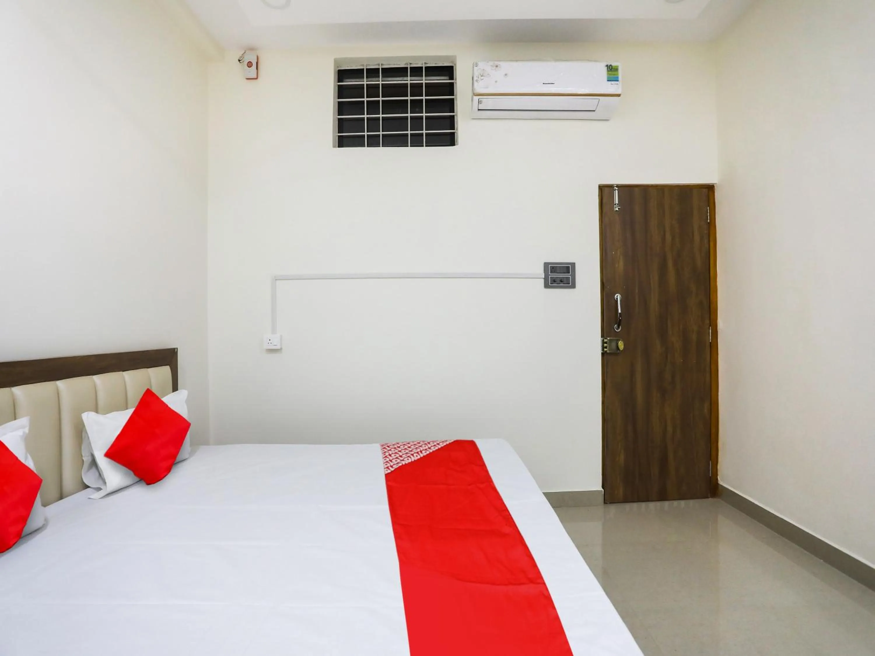 Bedroom, Bed in Hotel O by OYO RAHUL SERVICE APPARTMENT 2
