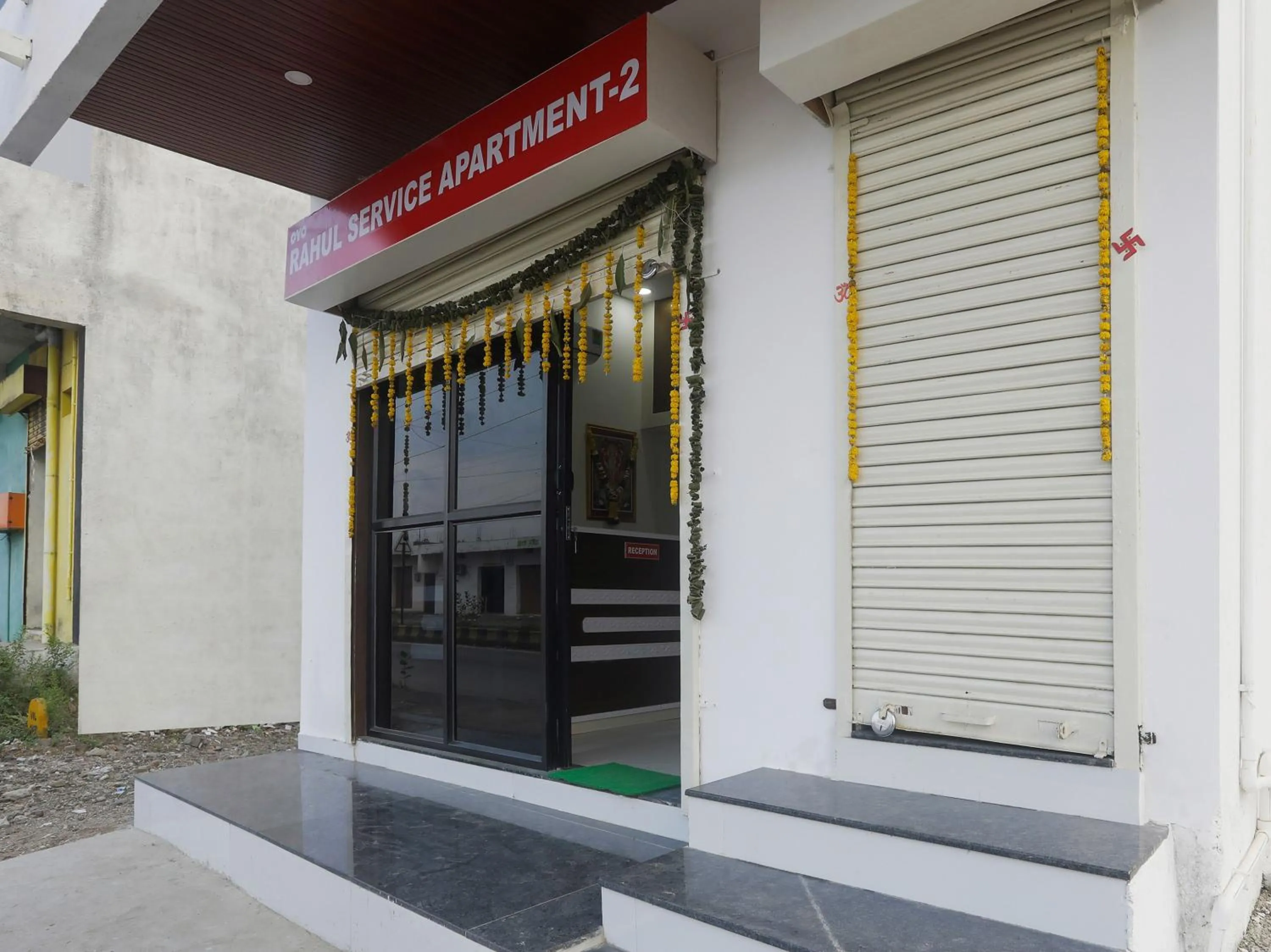Facade/entrance in Hotel O by OYO RAHUL SERVICE APPARTMENT 2
