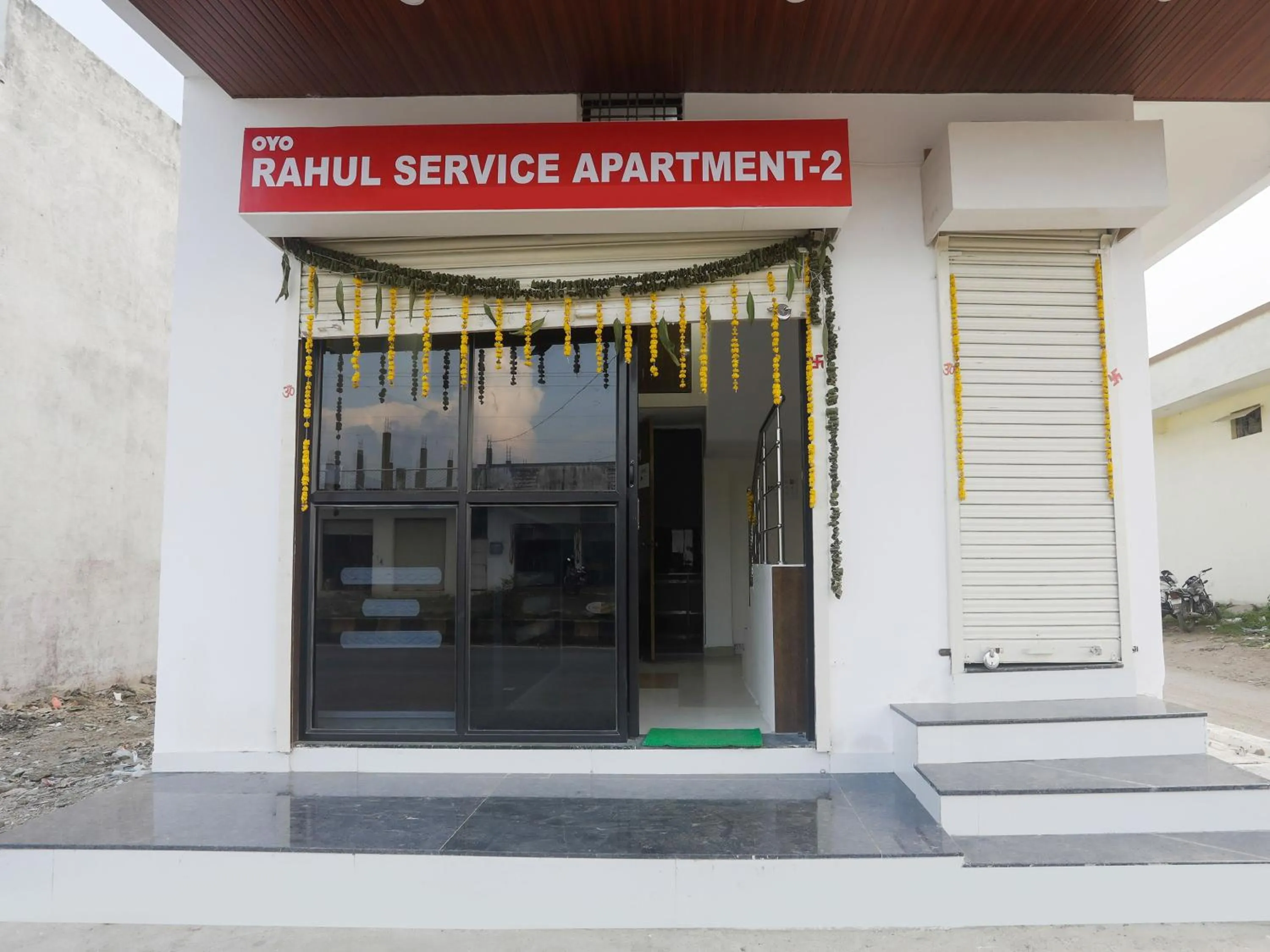 Facade/entrance in Hotel O by OYO RAHUL SERVICE APPARTMENT 2