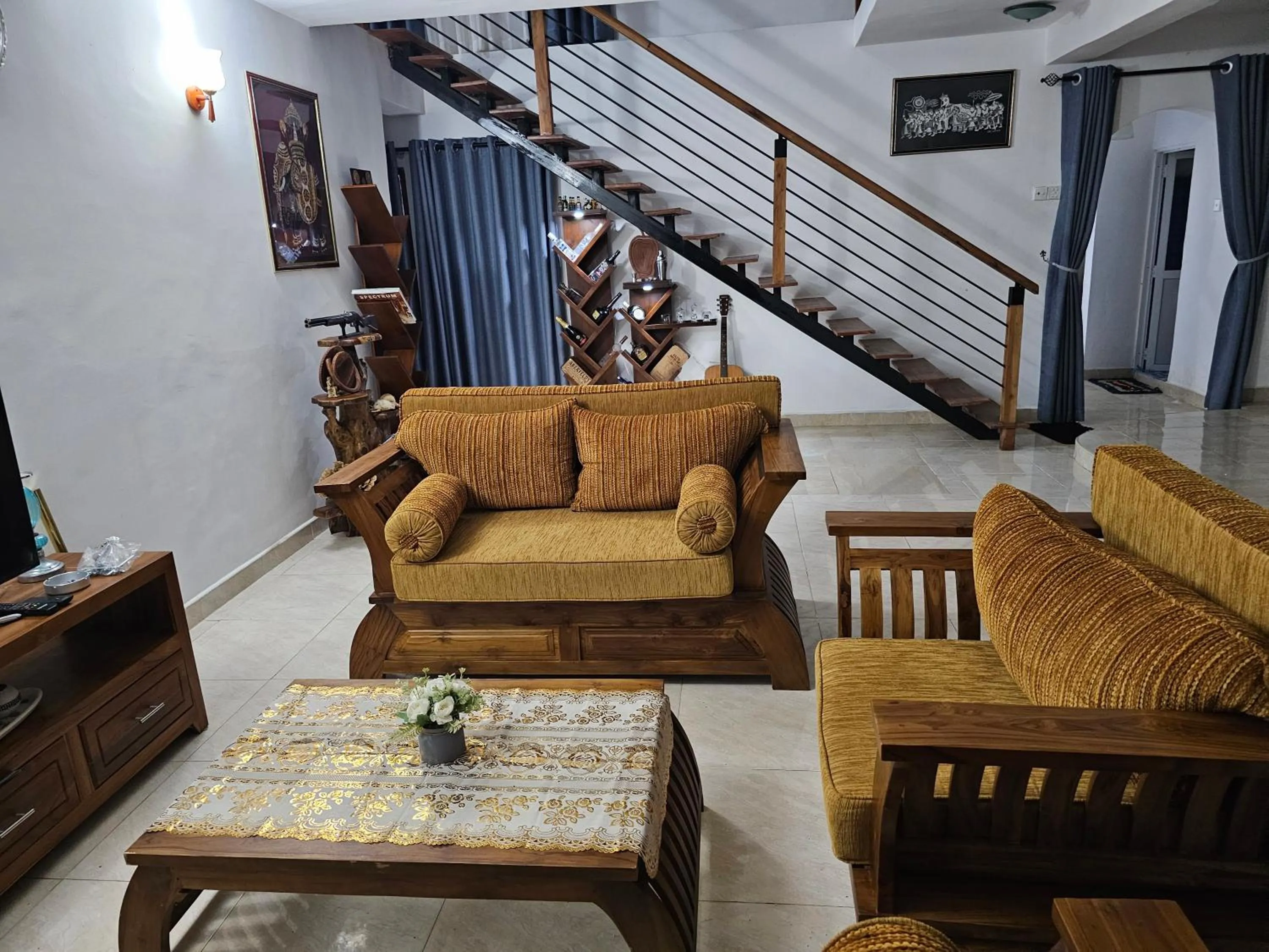 Communal lounge/ TV room in Ellakanda Nature Villa