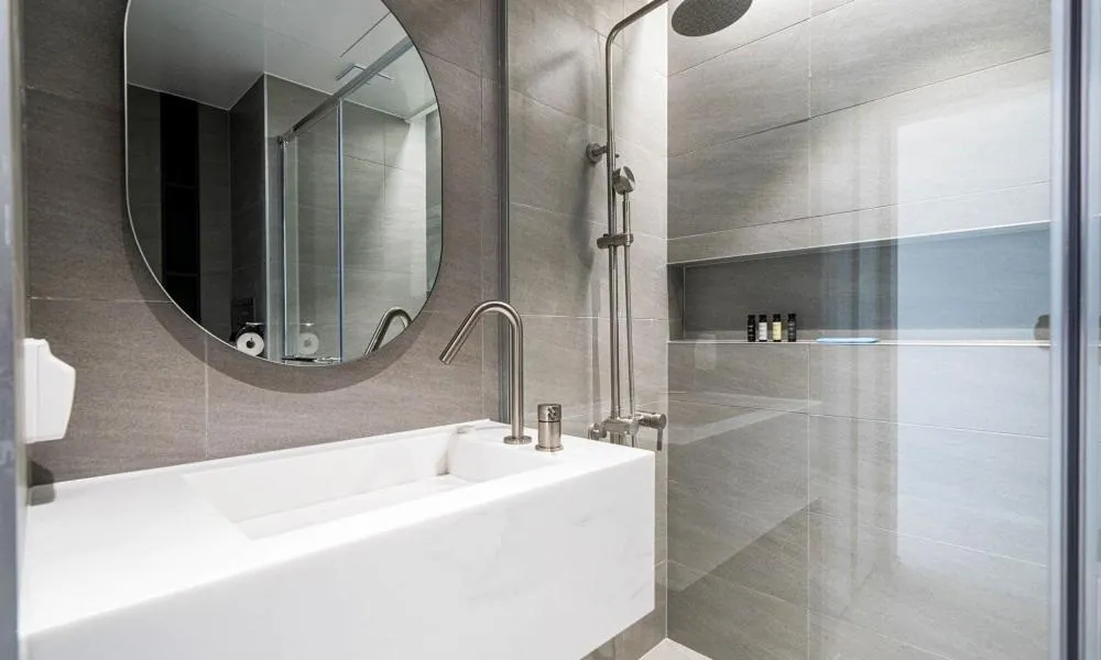 Shower in Hillsnorkelbeach hotel