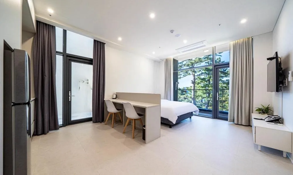 Natural landscape in Hillsnorkelbeach hotel