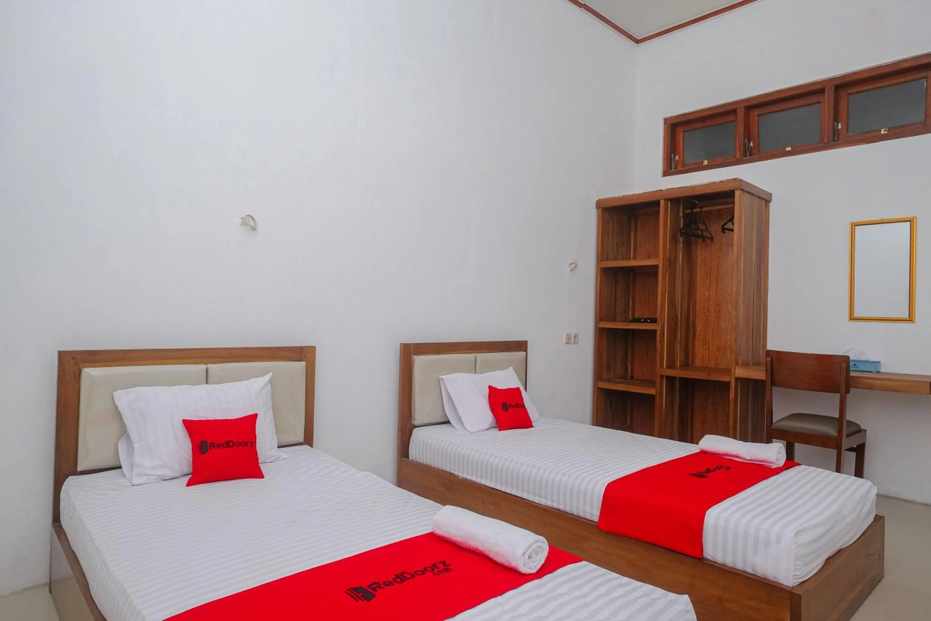 Bed in RedDoorz Syariah near Alun Alun Temanggung
