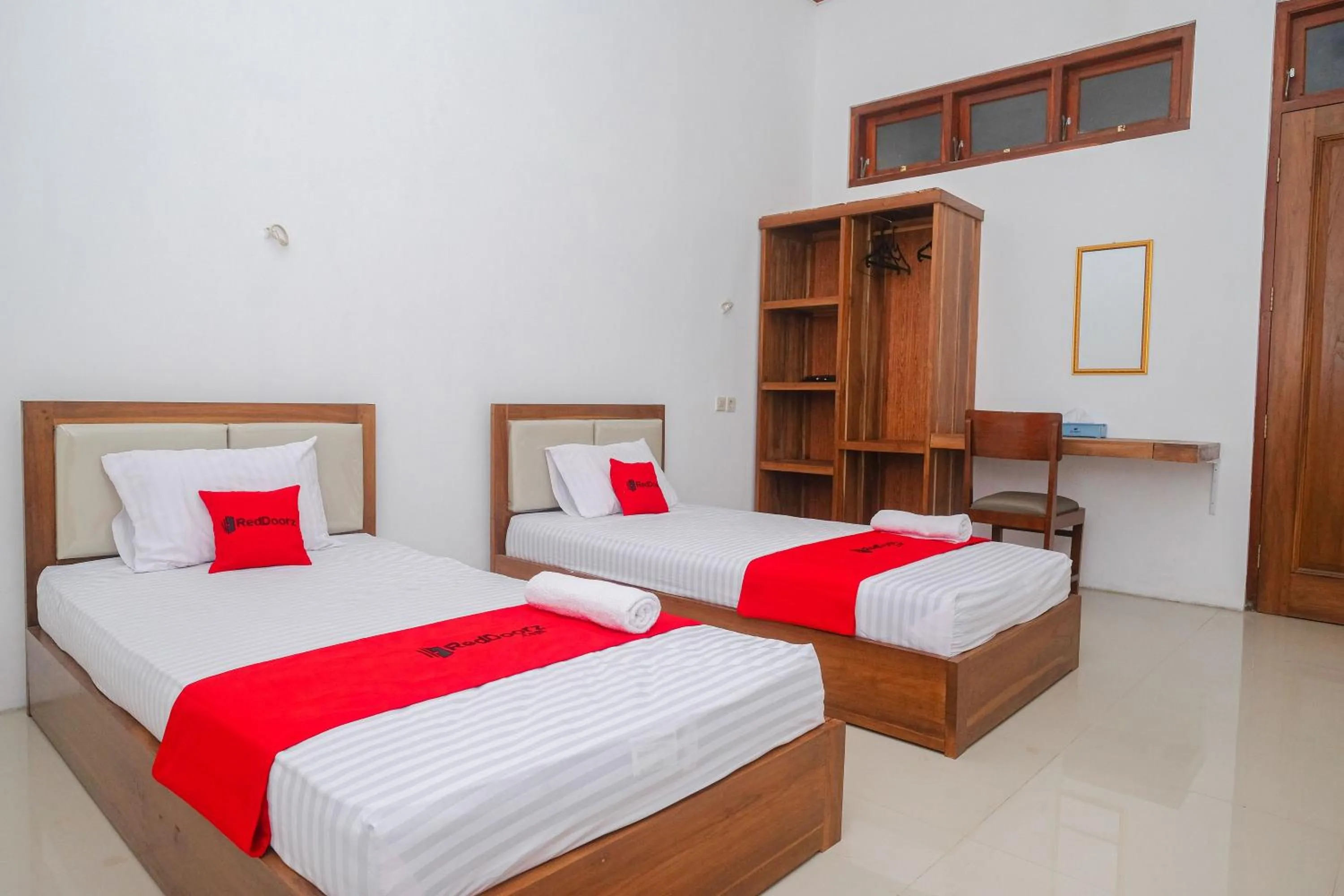 Bed in RedDoorz Syariah near Alun Alun Temanggung