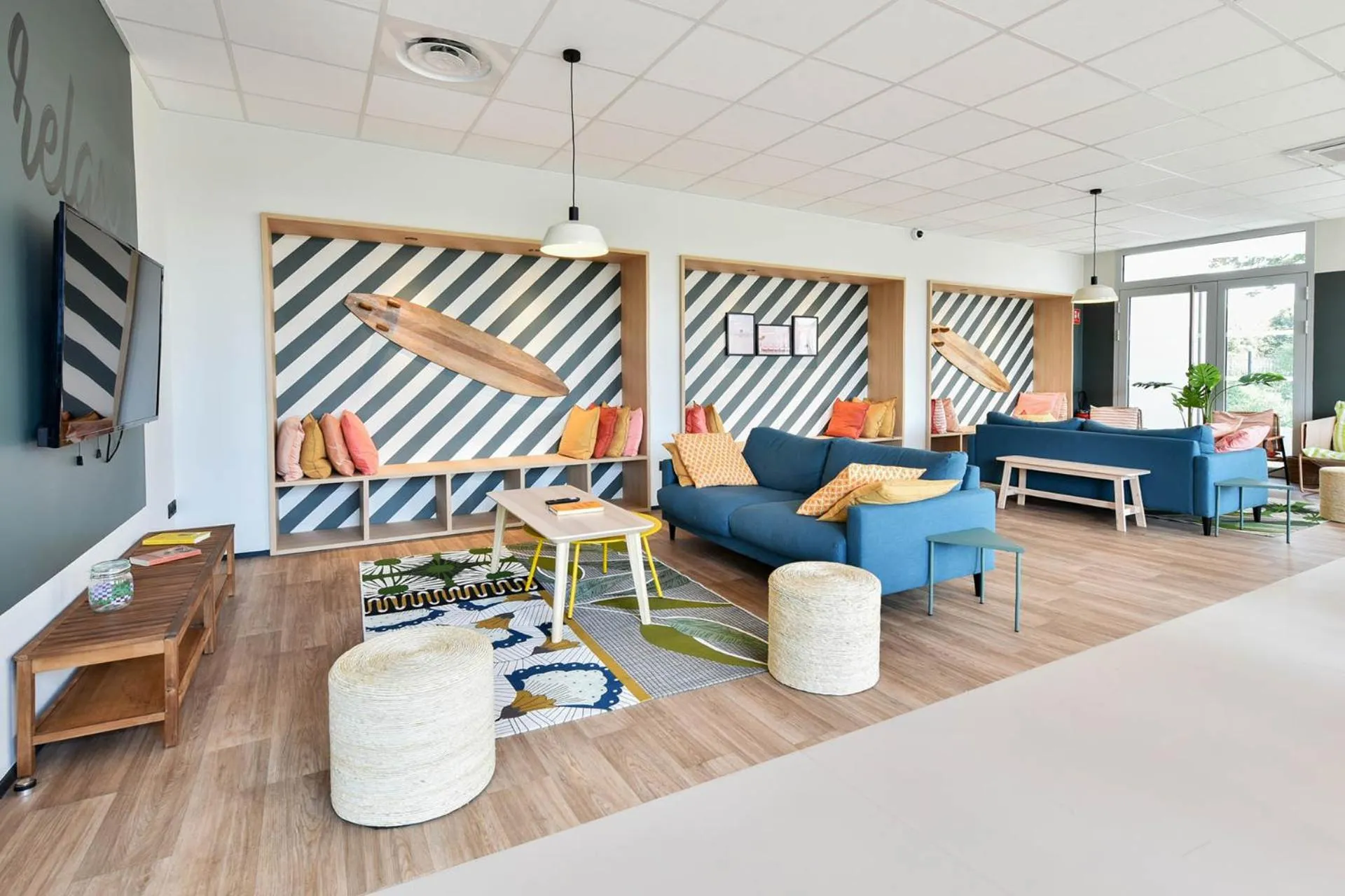 Communal lounge/ TV room in Appart'hôtel Toulouse Zénith