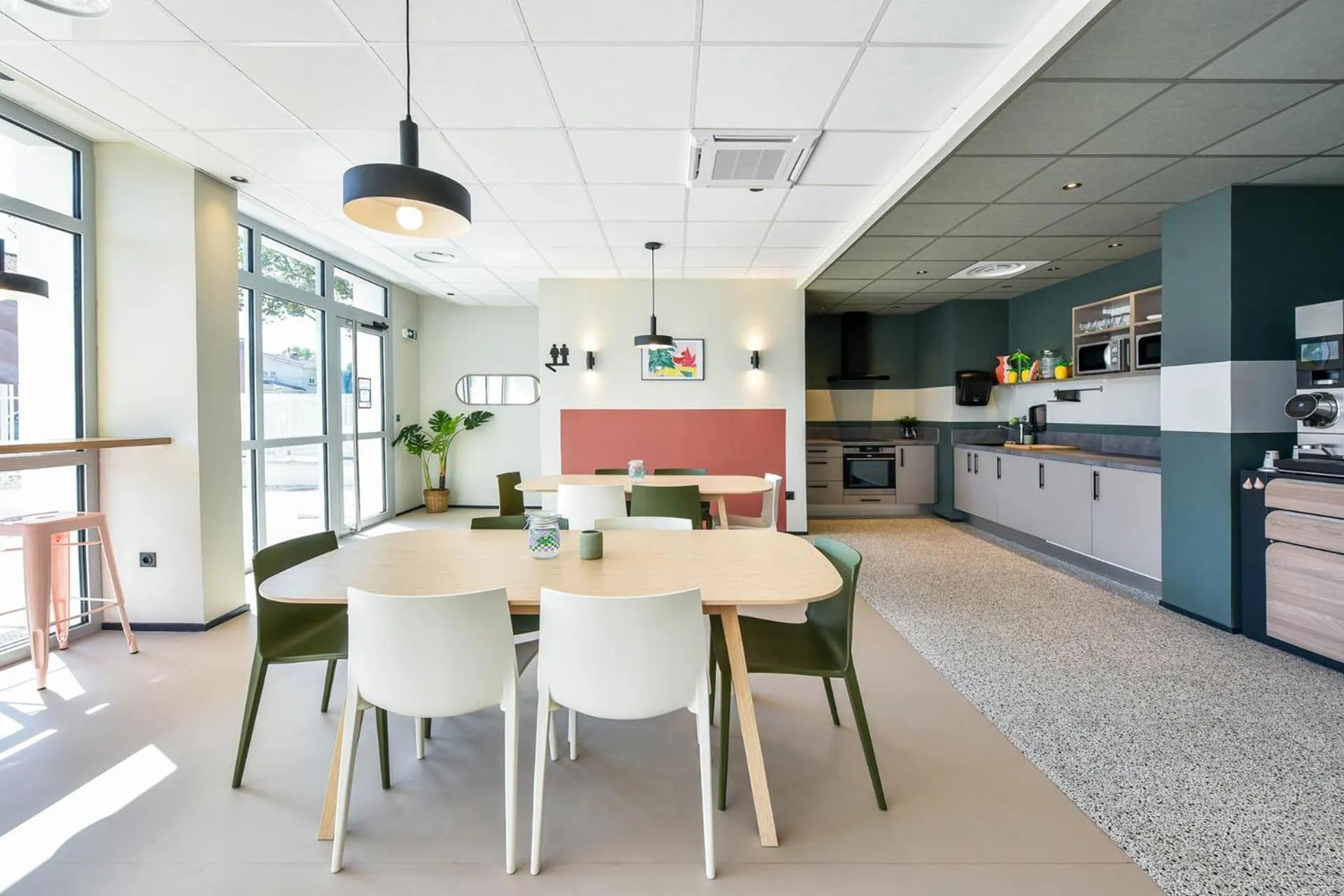 Communal lounge/ TV room in Appart'hôtel Toulouse Zénith