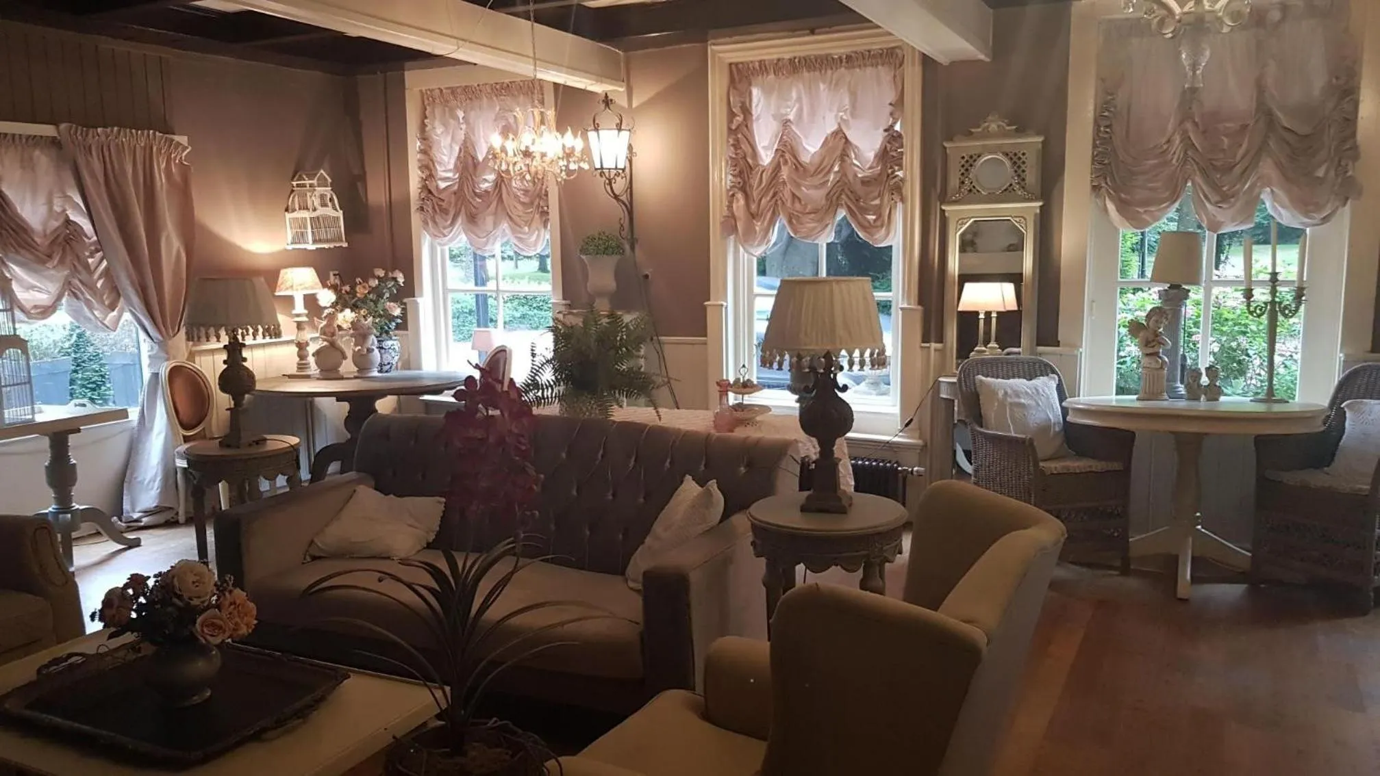 Property building in B&B Villa de Thee Tuin