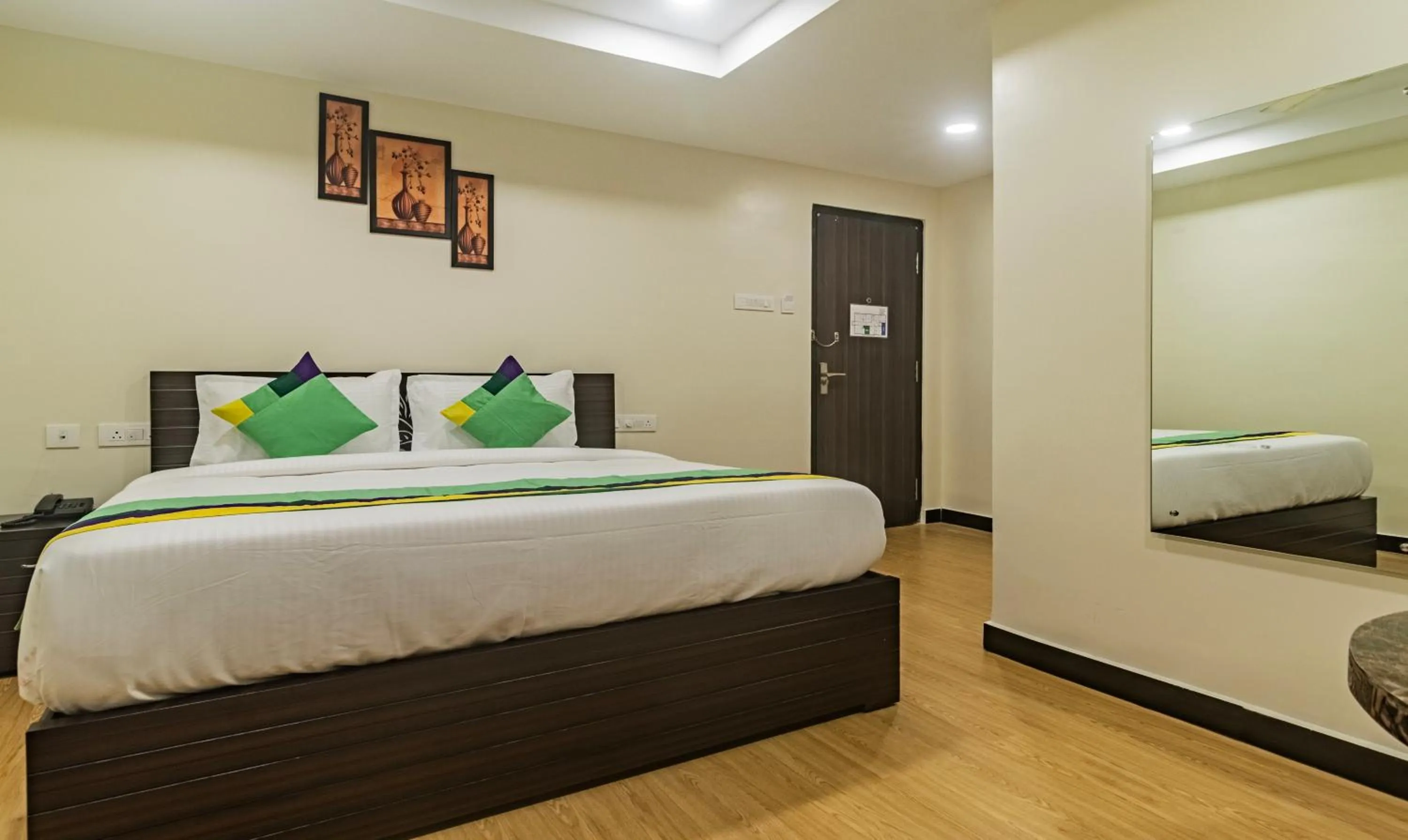 Bed in Treebo Address Inn Jubilee Hills
