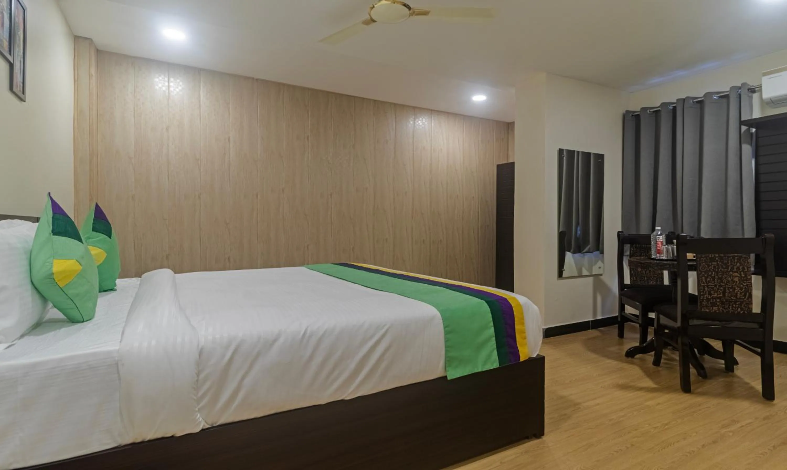 Bed in Treebo Address Inn Jubilee Hills