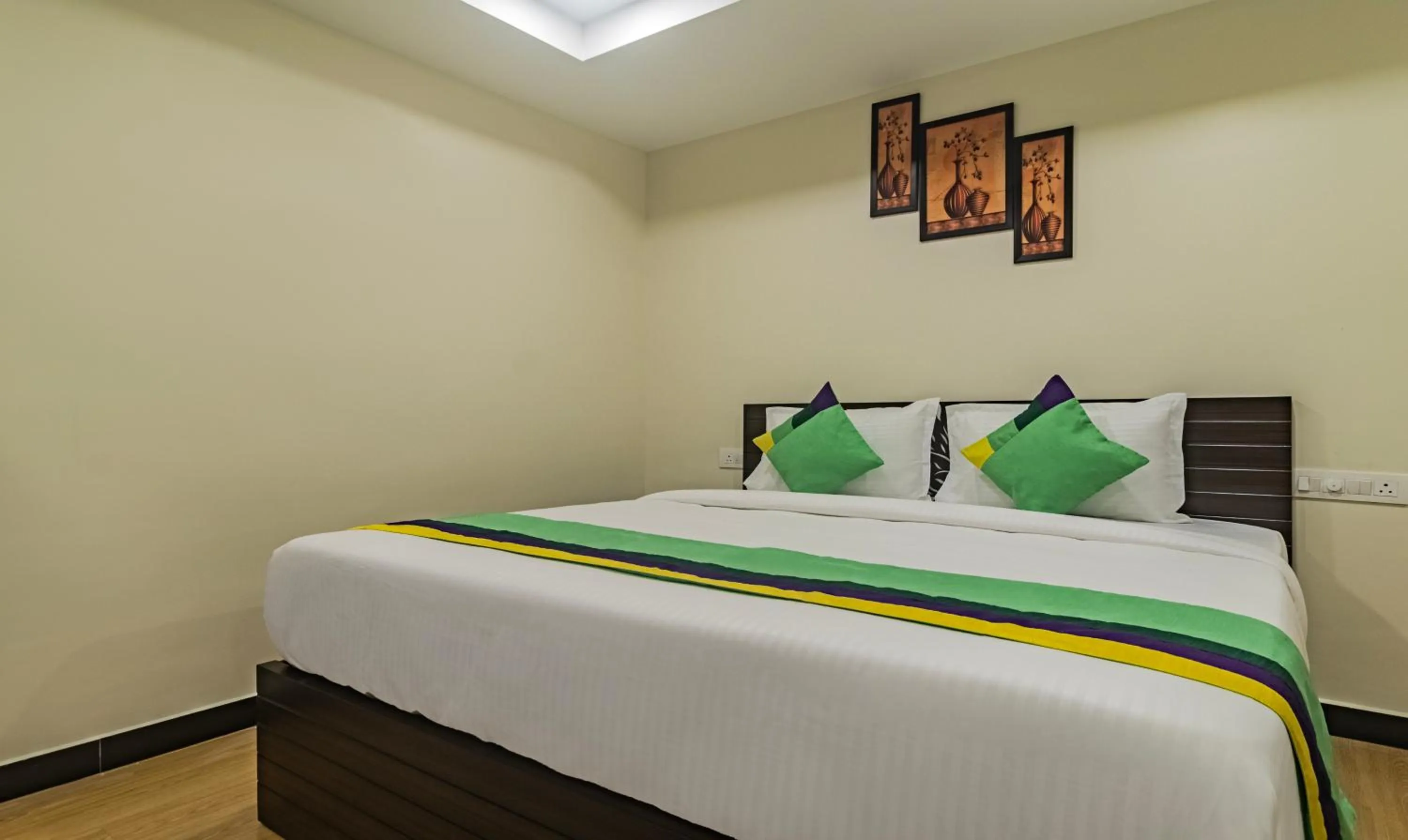 Bed in Treebo Address Inn Jubilee Hills