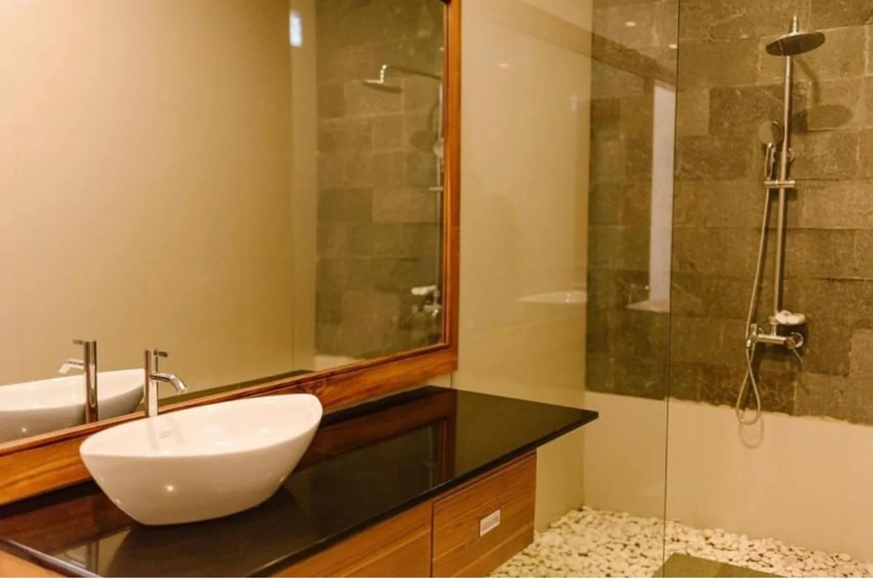 Shower in Sari Sky Bali