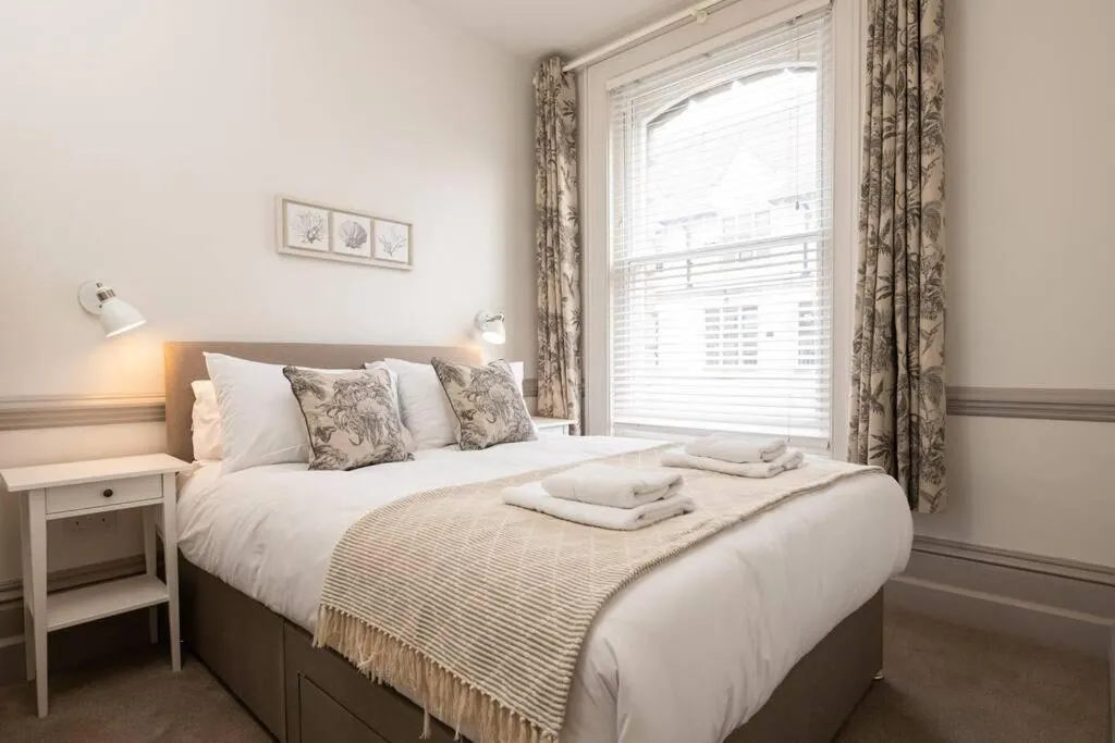 3 Castle Mews