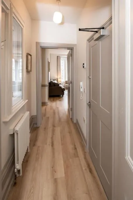 3 Castle Mews