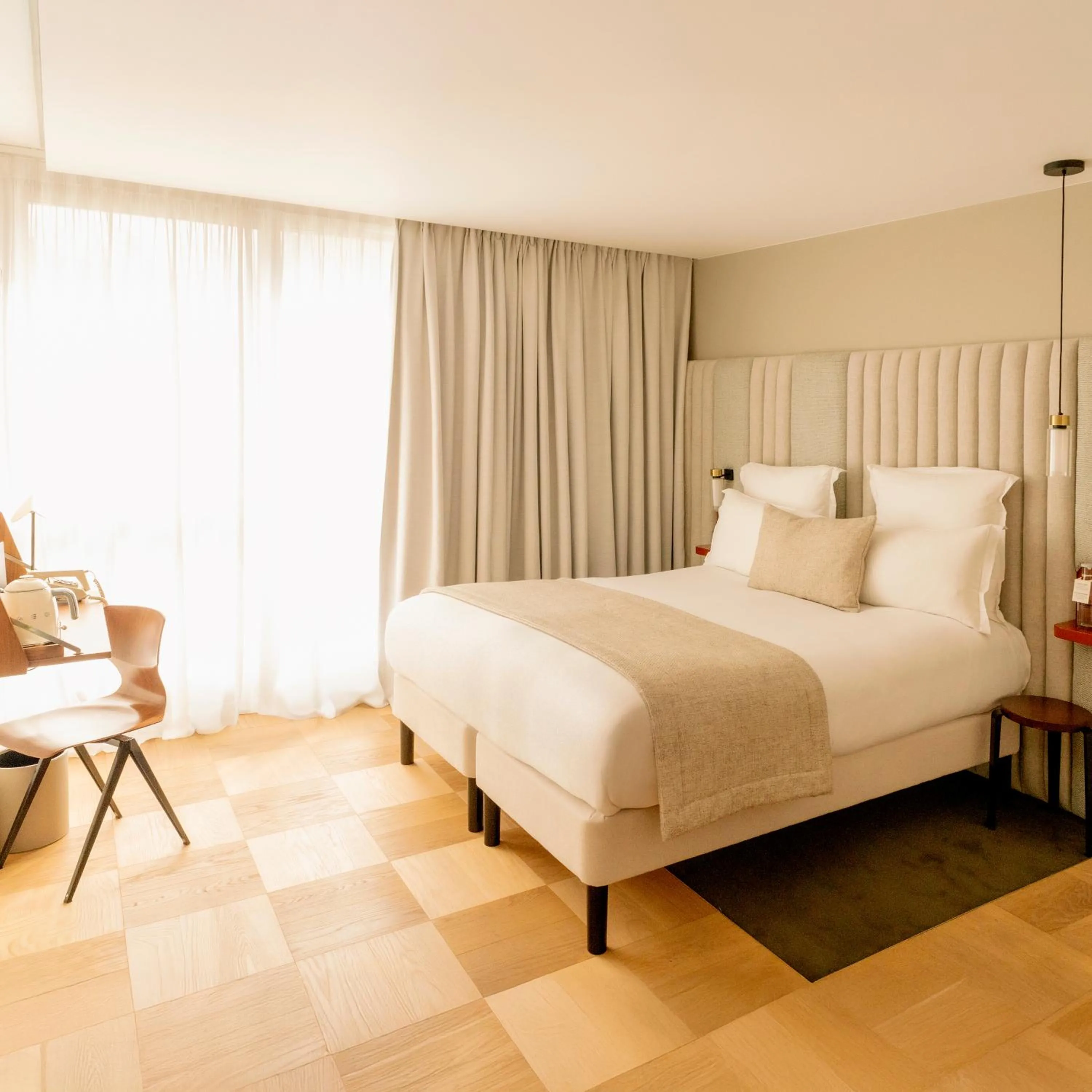 Photo of the whole room, Bed in Hôtel Pilgrim