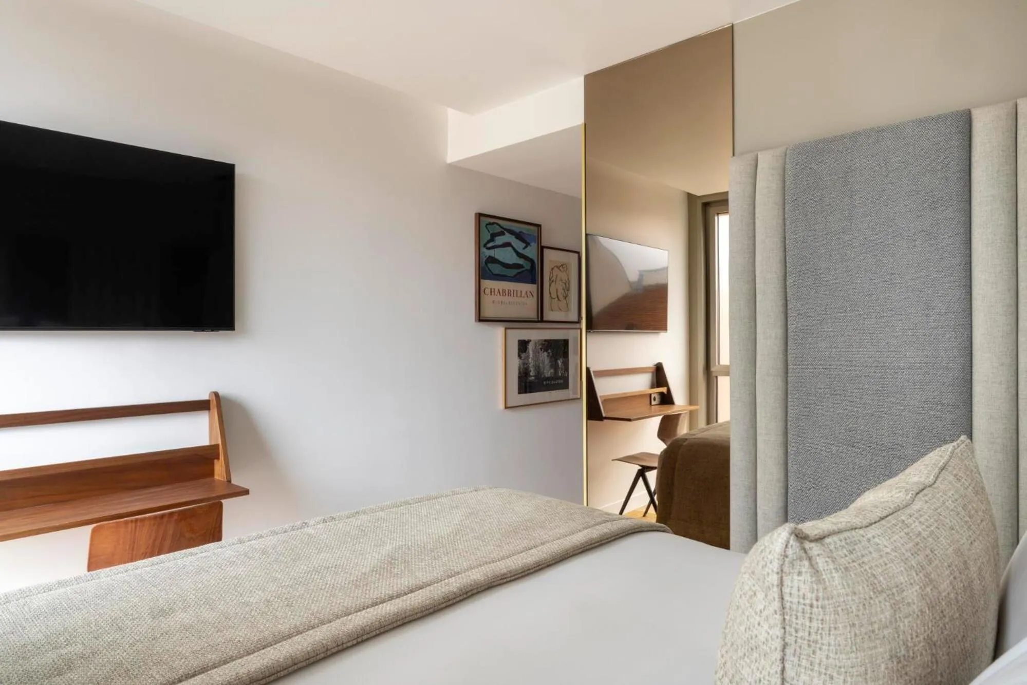 Photo of the whole room, Bed in Hôtel Pilgrim