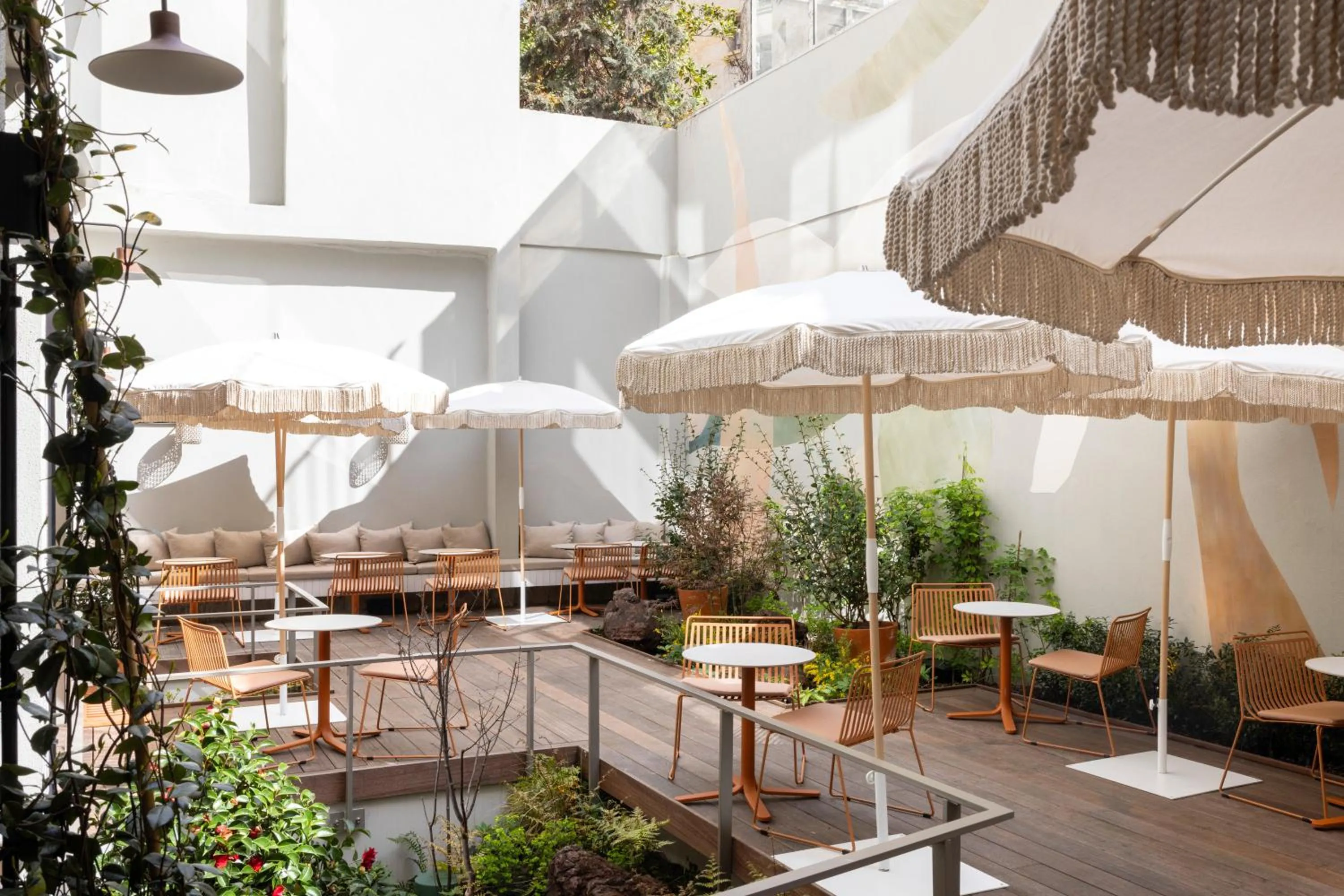 Patio in Hôtel Pilgrim