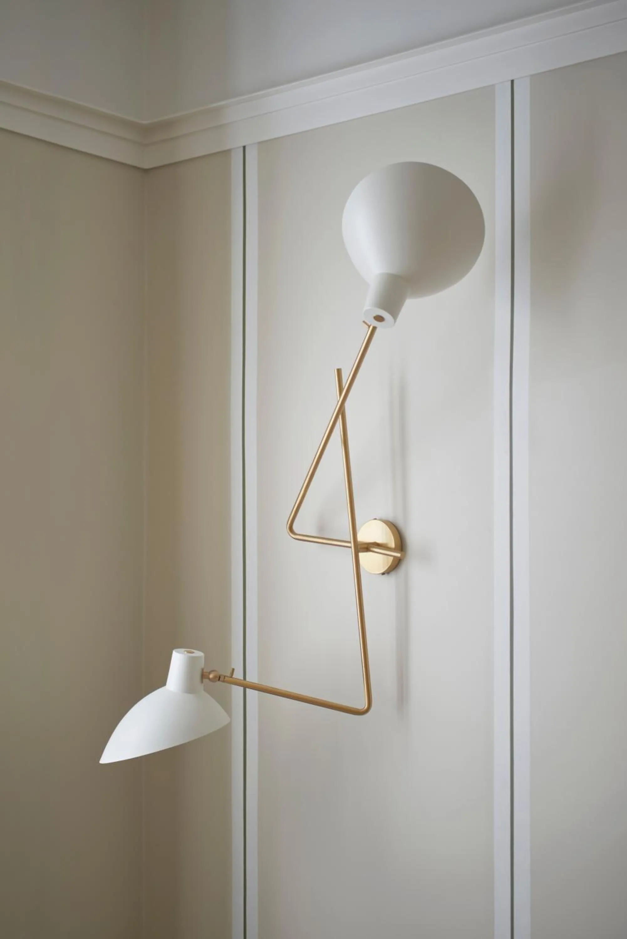 Decorative detail in Crossing Manzoni