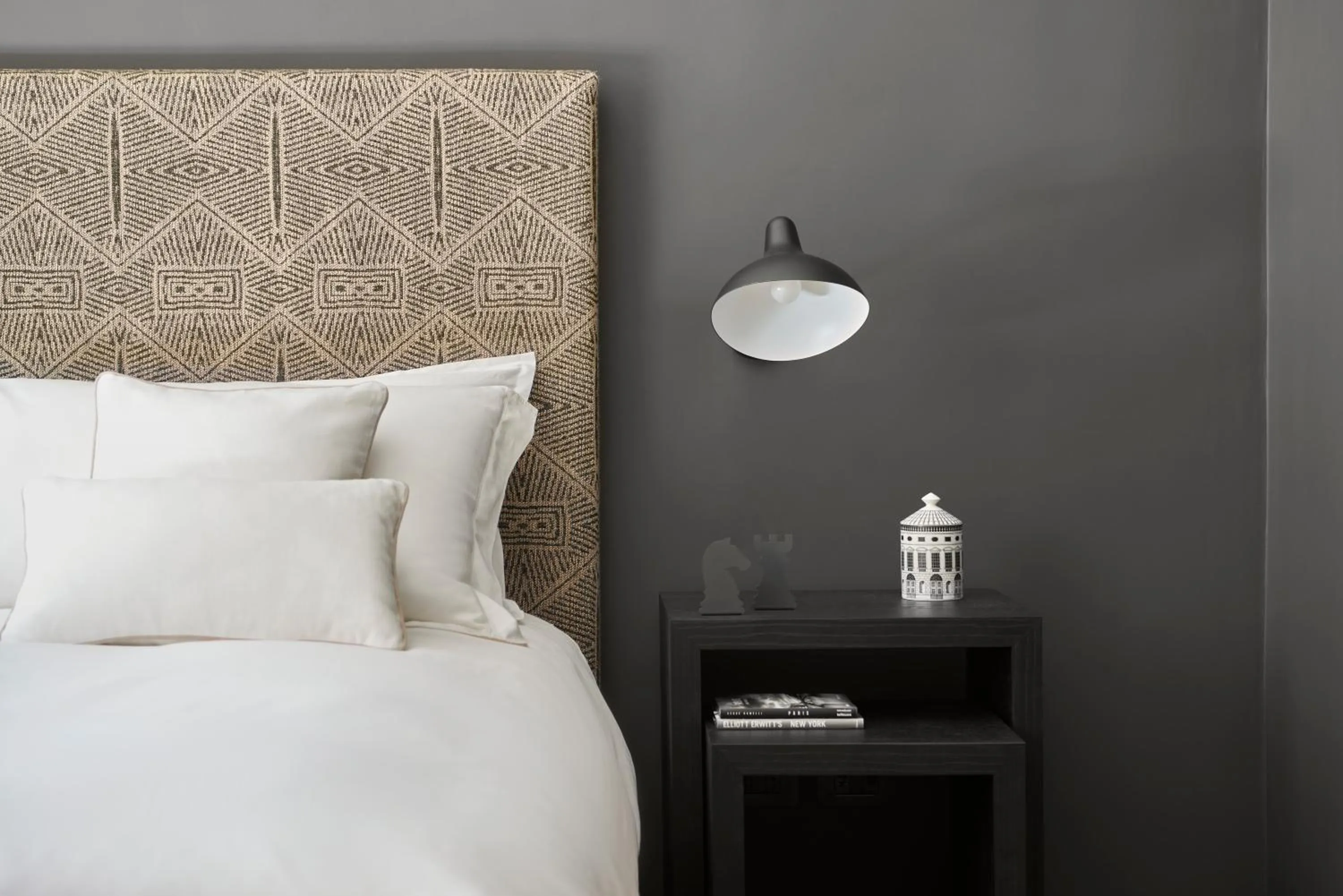 Bed in Crossing Manzoni