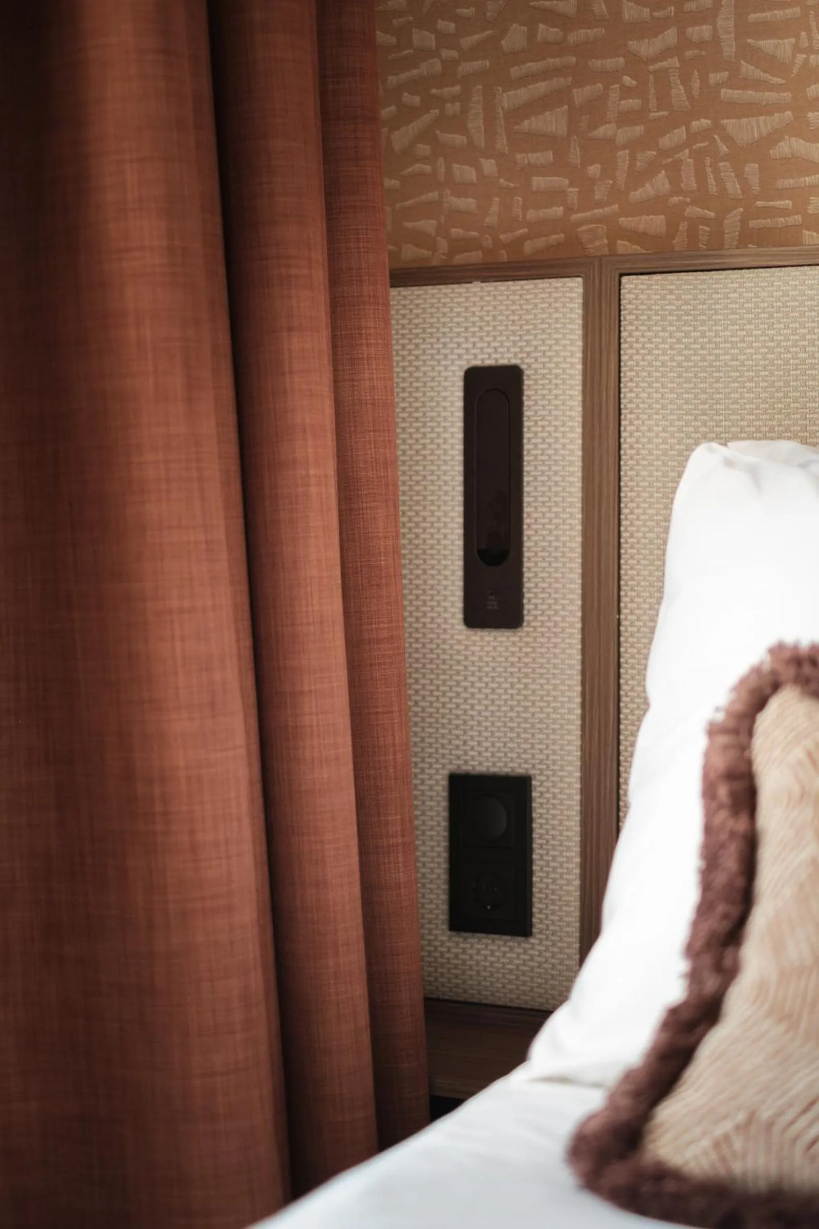 Bed in Parklane Hotel