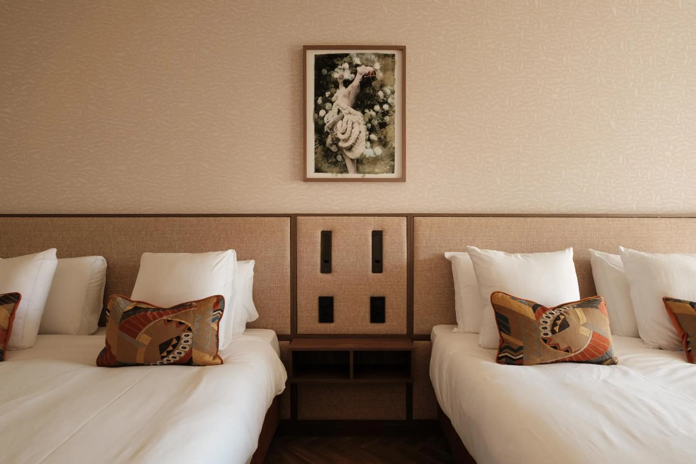 Bed in Parklane Hotel