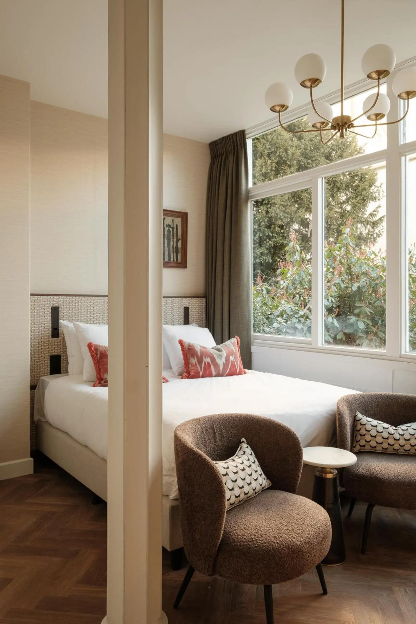 Bed in Parklane Hotel