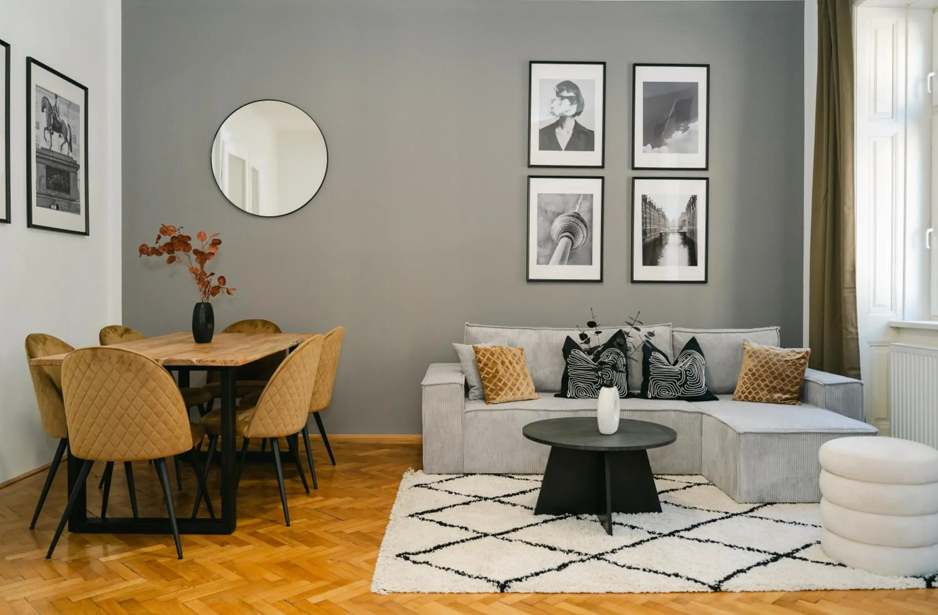 Cozy APT perfect for 4-6 TV Metro Self-Checkin Cozy APT perfect for 4-6 TV Metro Self-Checkin