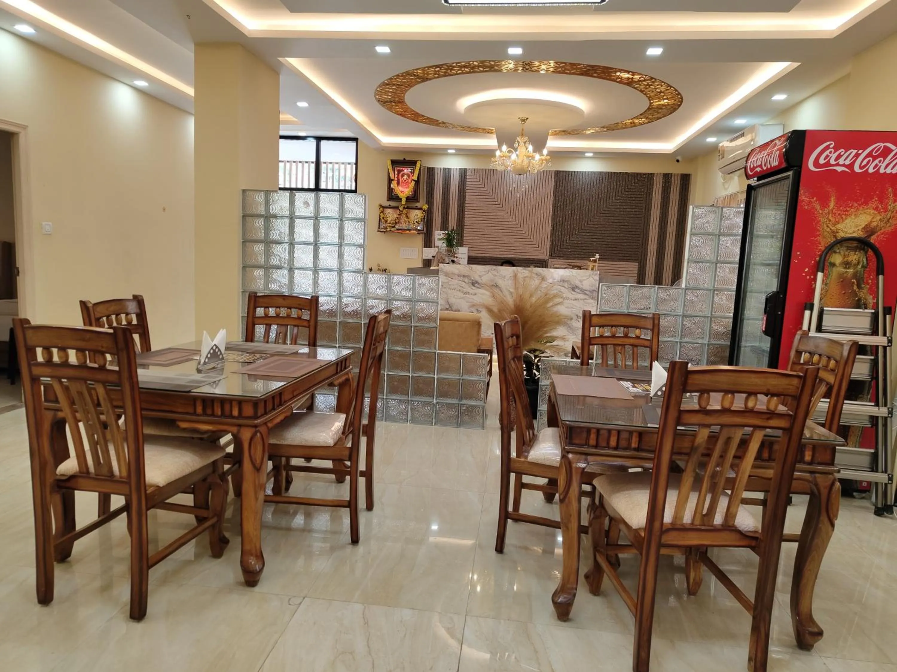 Restaurant/places to eat in Otel Feel Comfort