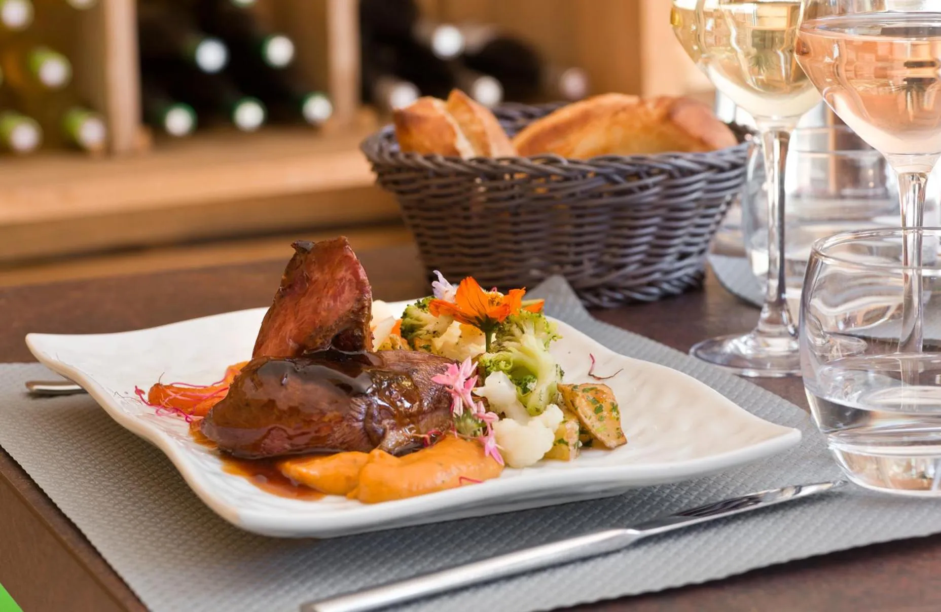 Restaurant/places to eat in Hôtel Les Sources