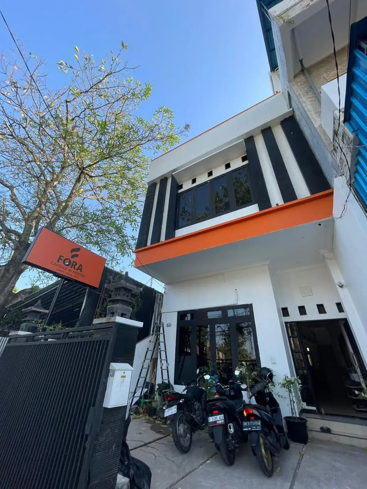 Property building in Fora Capsule Hostel Tuban Kuta Bali Property building in Fora Capsule Hostel Tuban Kuta Bali