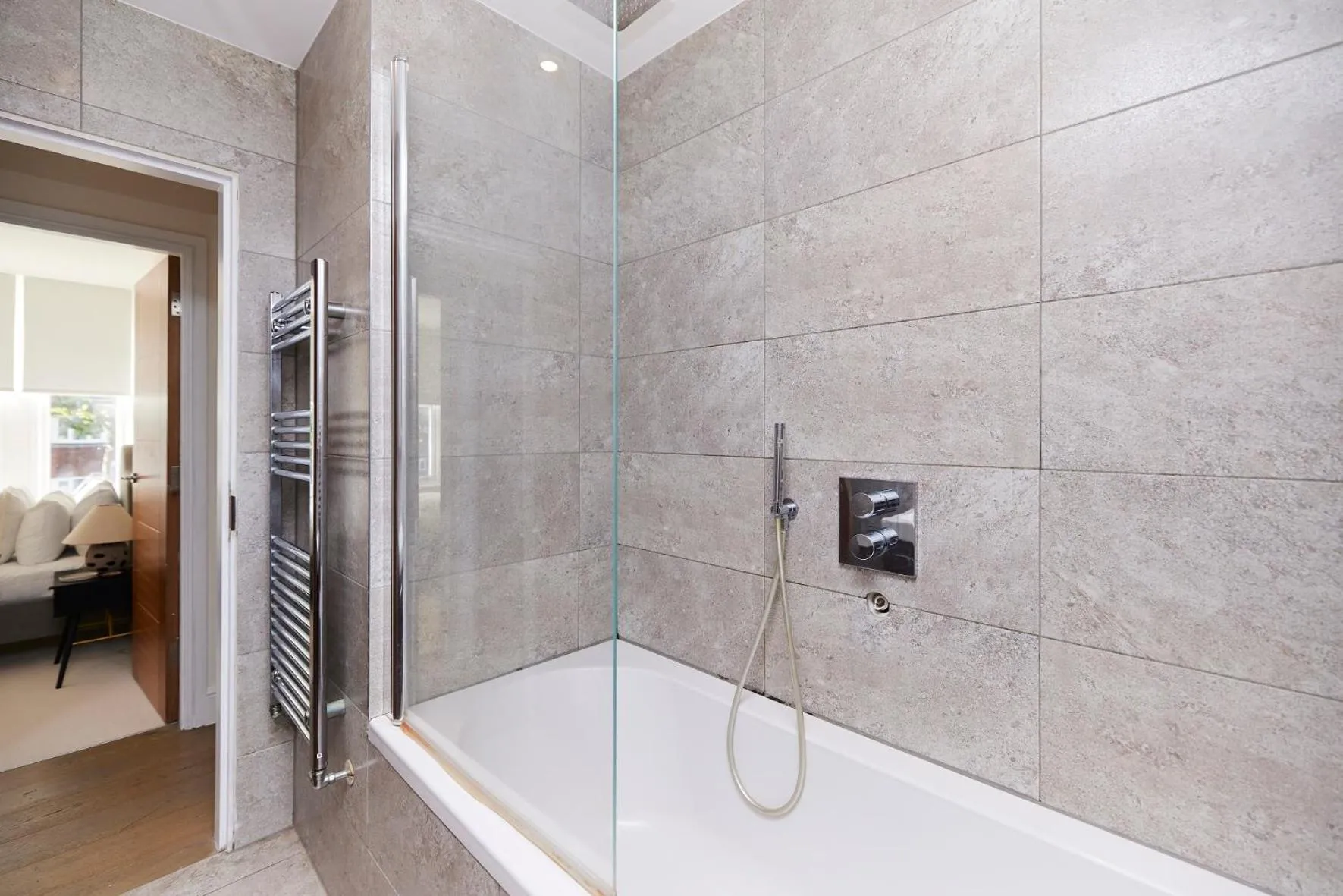 Bathroom in The Wandsworth Haven - Bright 2BDR Flat