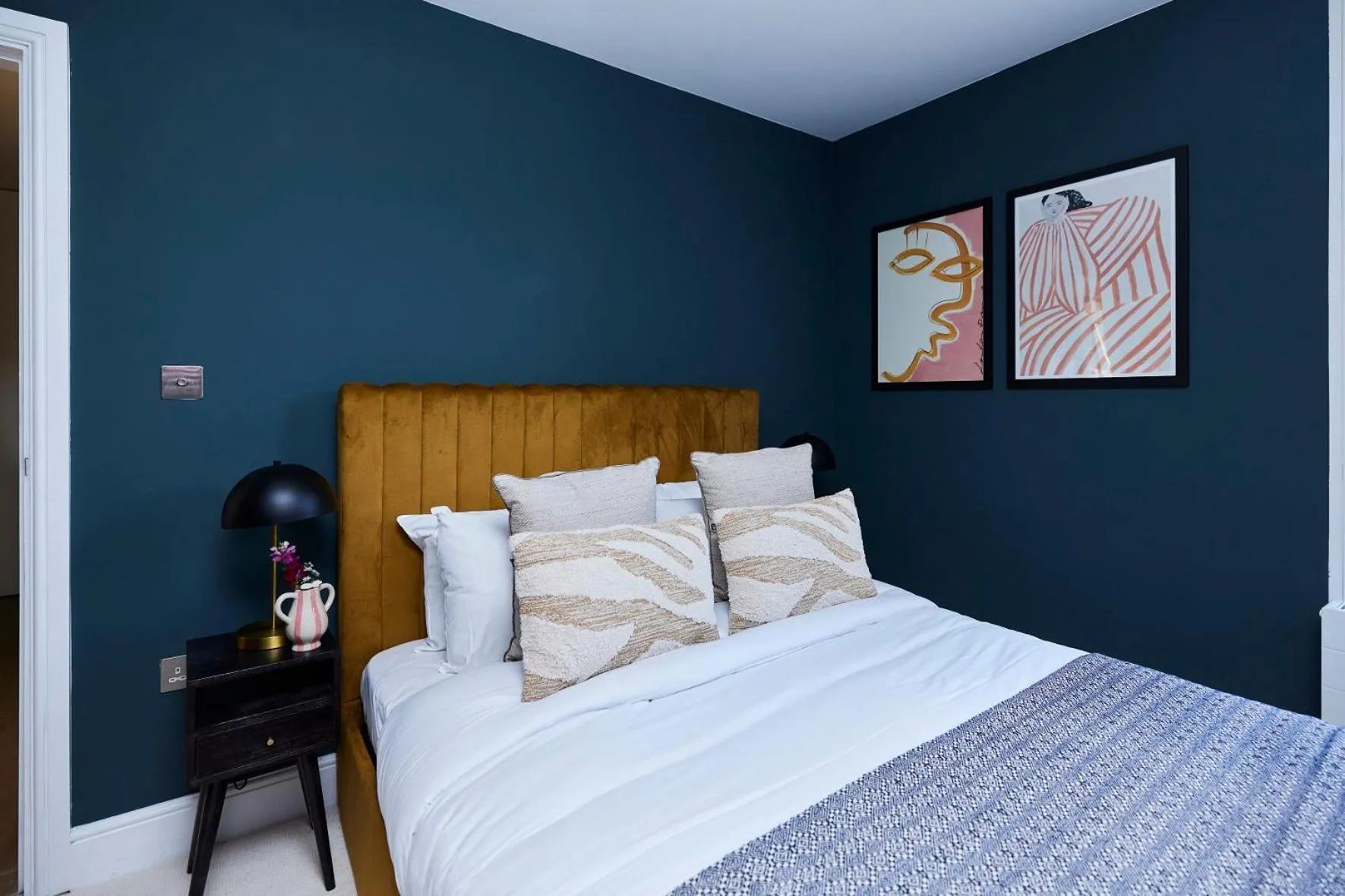 Bedroom in The Wandsworth Haven - Bright 2BDR Flat