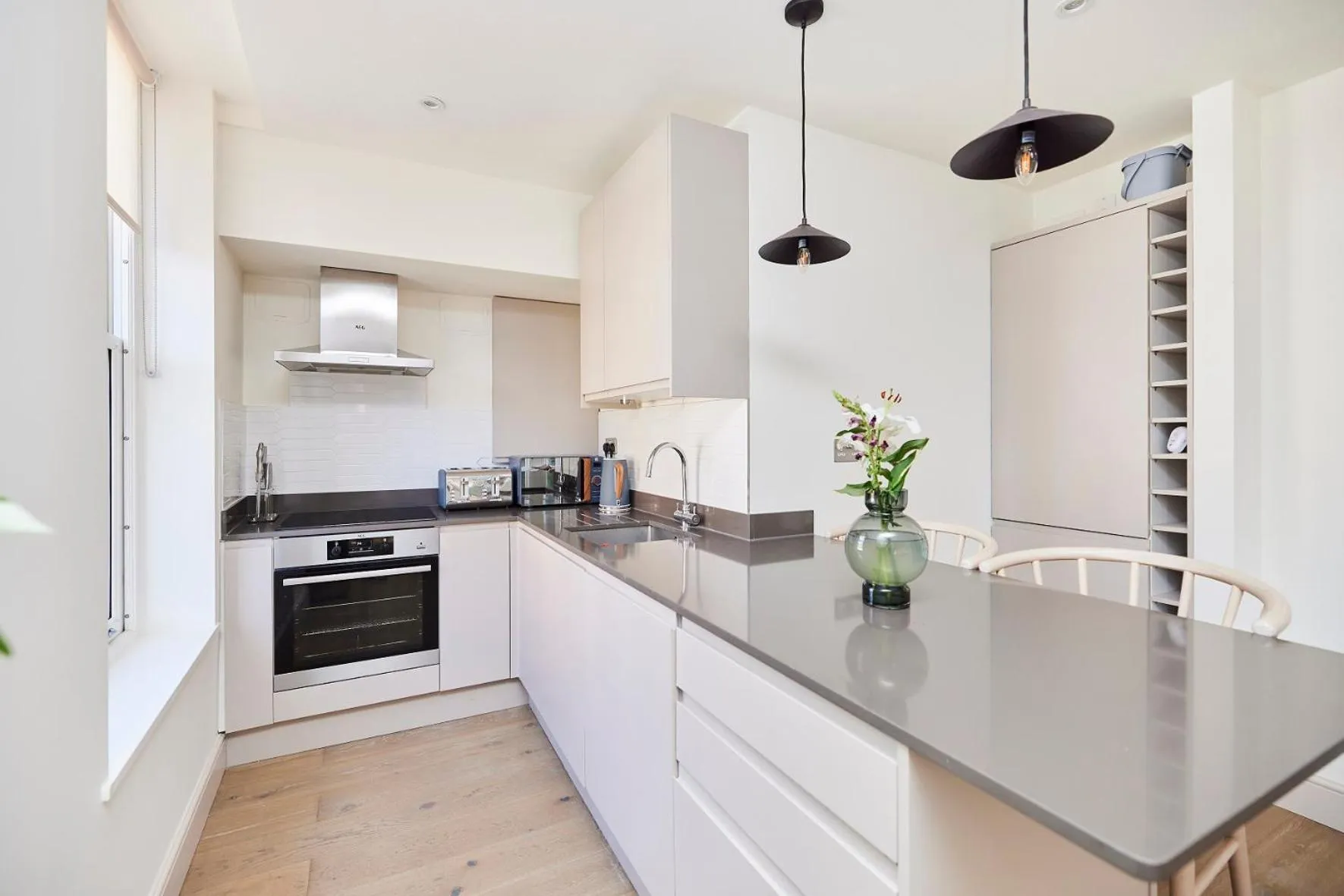 Kitchen or kitchenette in The Wandsworth Haven - Bright 2BDR Flat