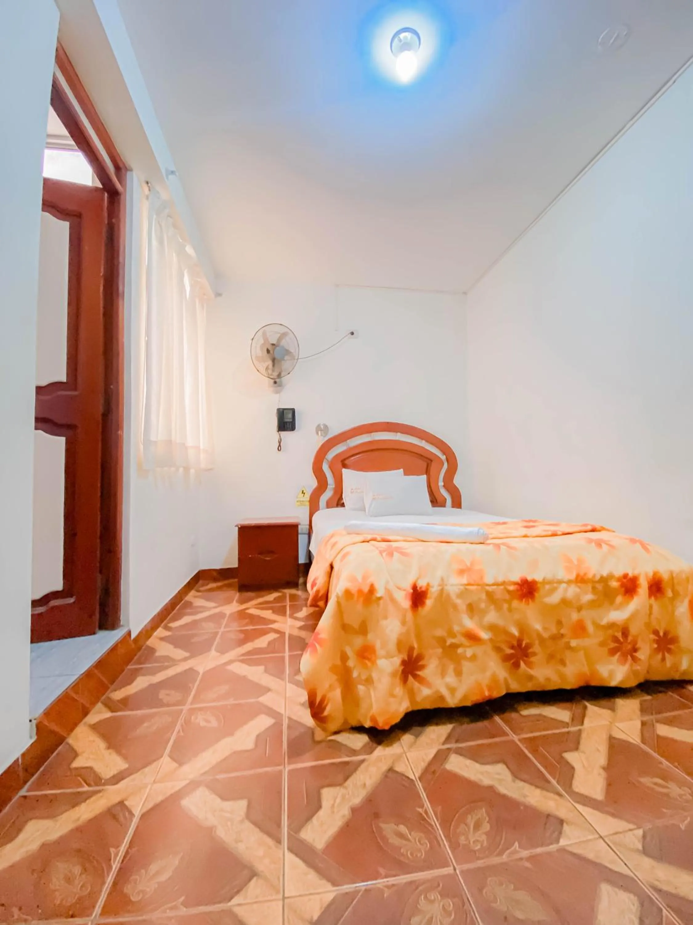 Photo of the whole room, Bed in Hotel Presidencial