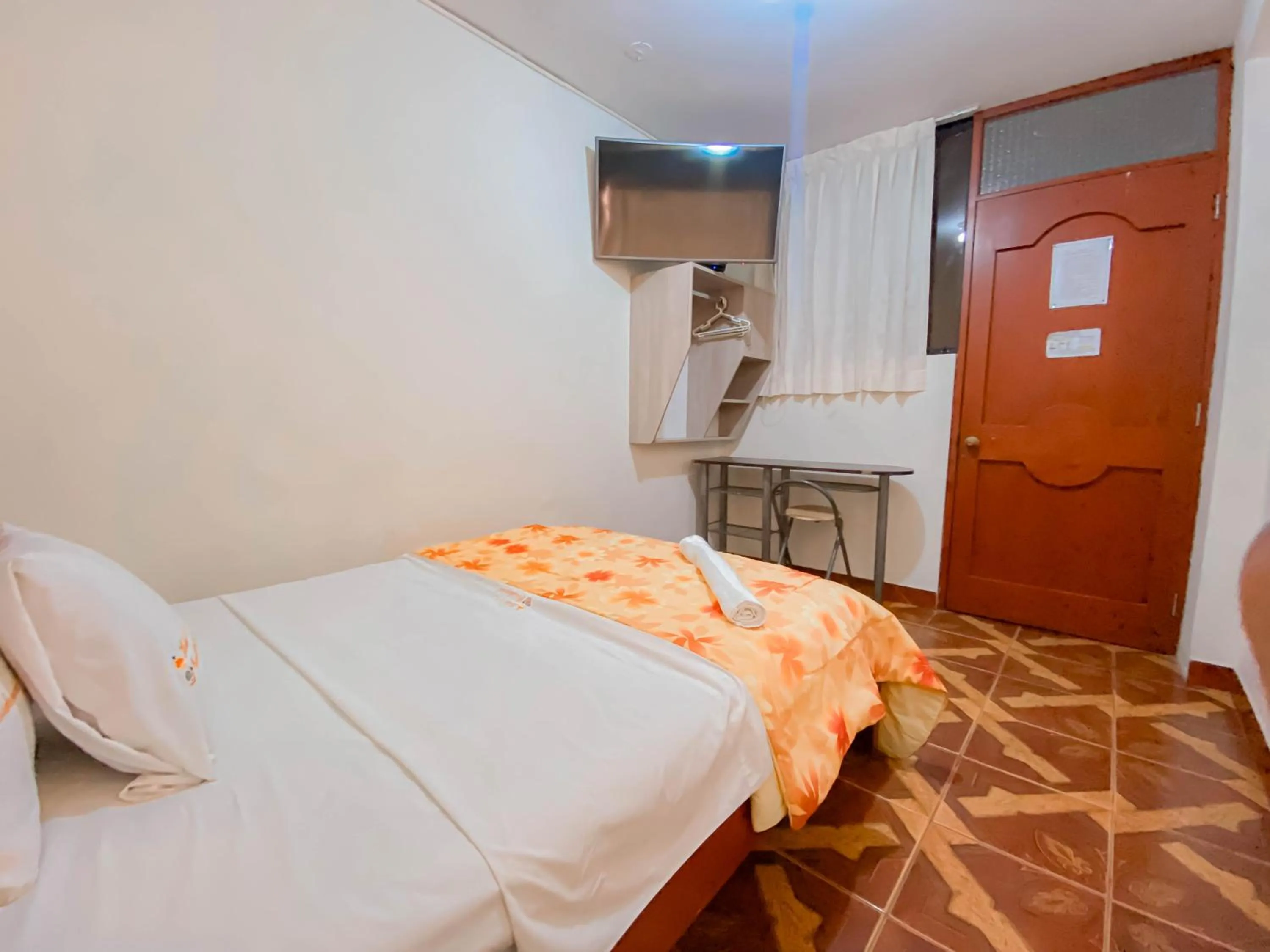 Photo of the whole room, Bed in Hotel Presidencial