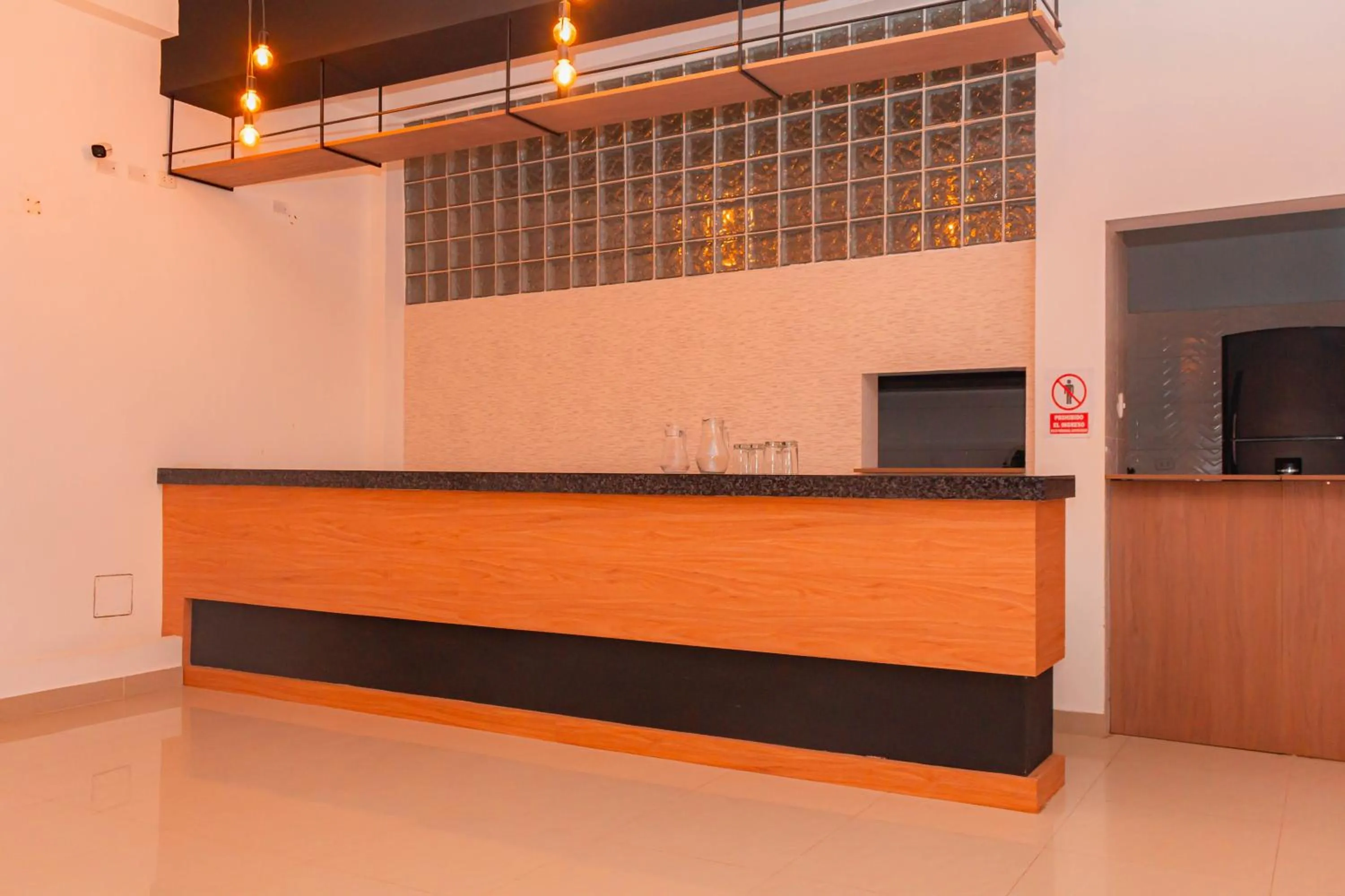 Restaurant/places to eat in Hotel Presidencial