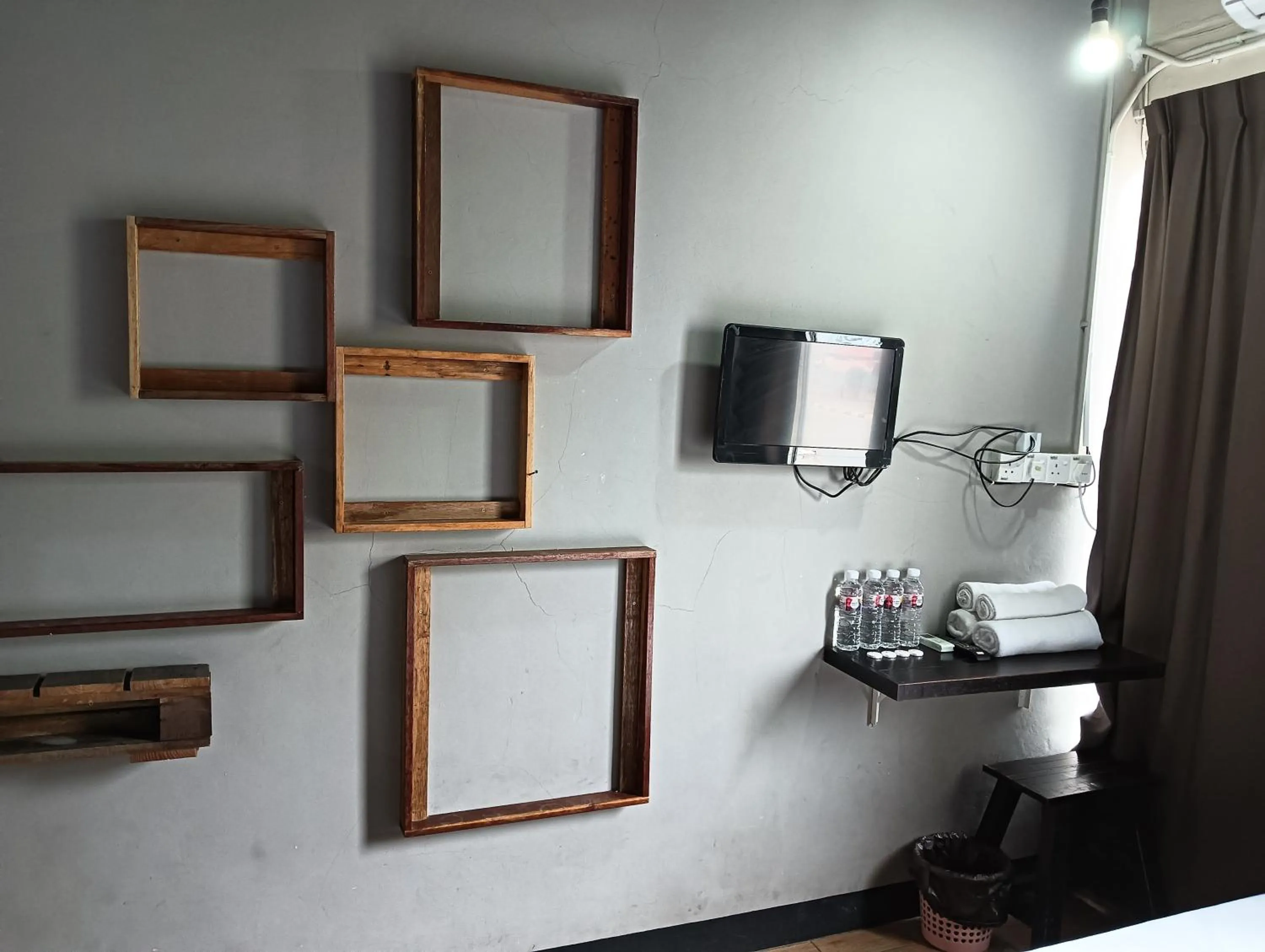 Bedroom in Hotel O Hi Inn 2