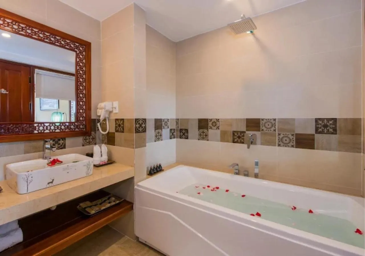 Toilet in My Son Boutique Hotel & Spa Hoi An