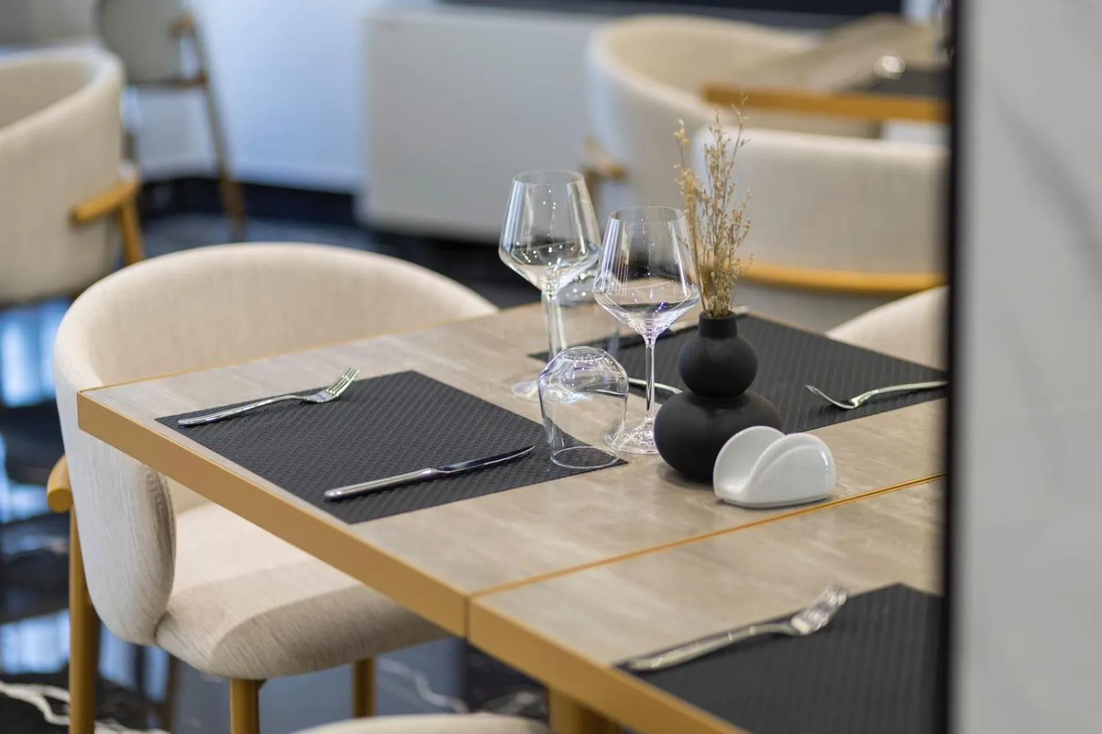 Restaurant/places to eat in Destiny Hotel & SPA