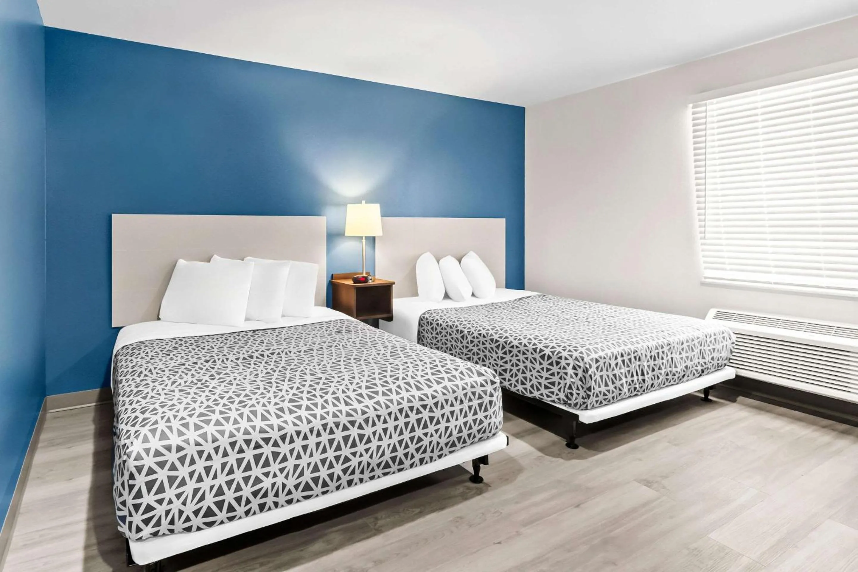 Queen Suite with Two Queen Beds and Tub - Disability Access/Non Smoking in WoodSpring Suites South Houston Hobby