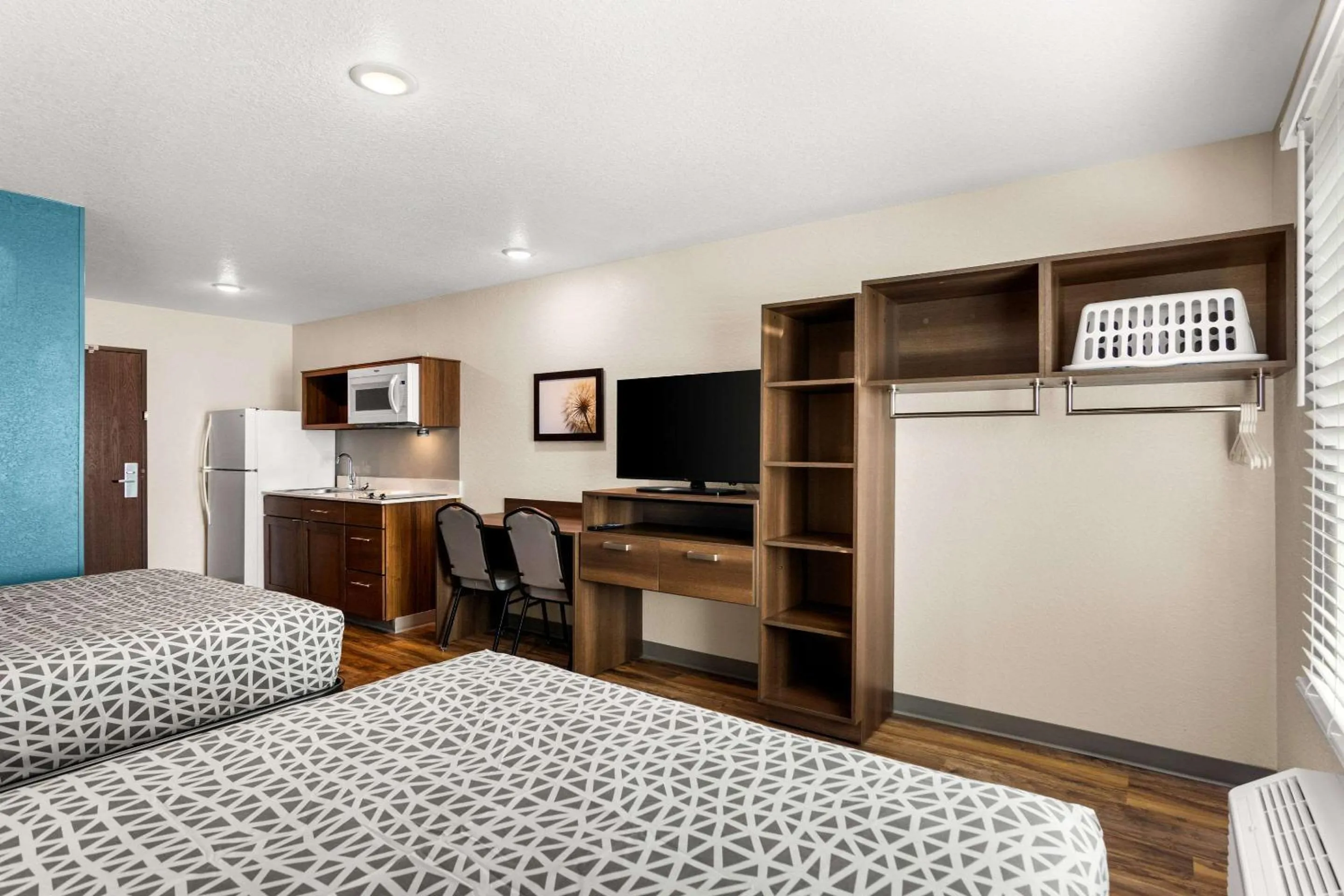 Bedroom, Bed in WoodSpring Suites Port St Lucie