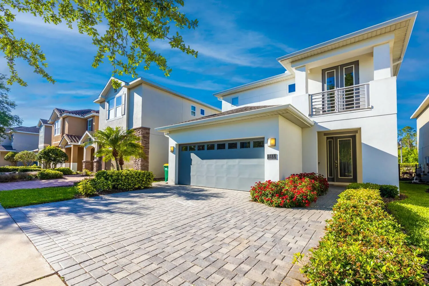 Comfy Modern House w Pool Perfect Location