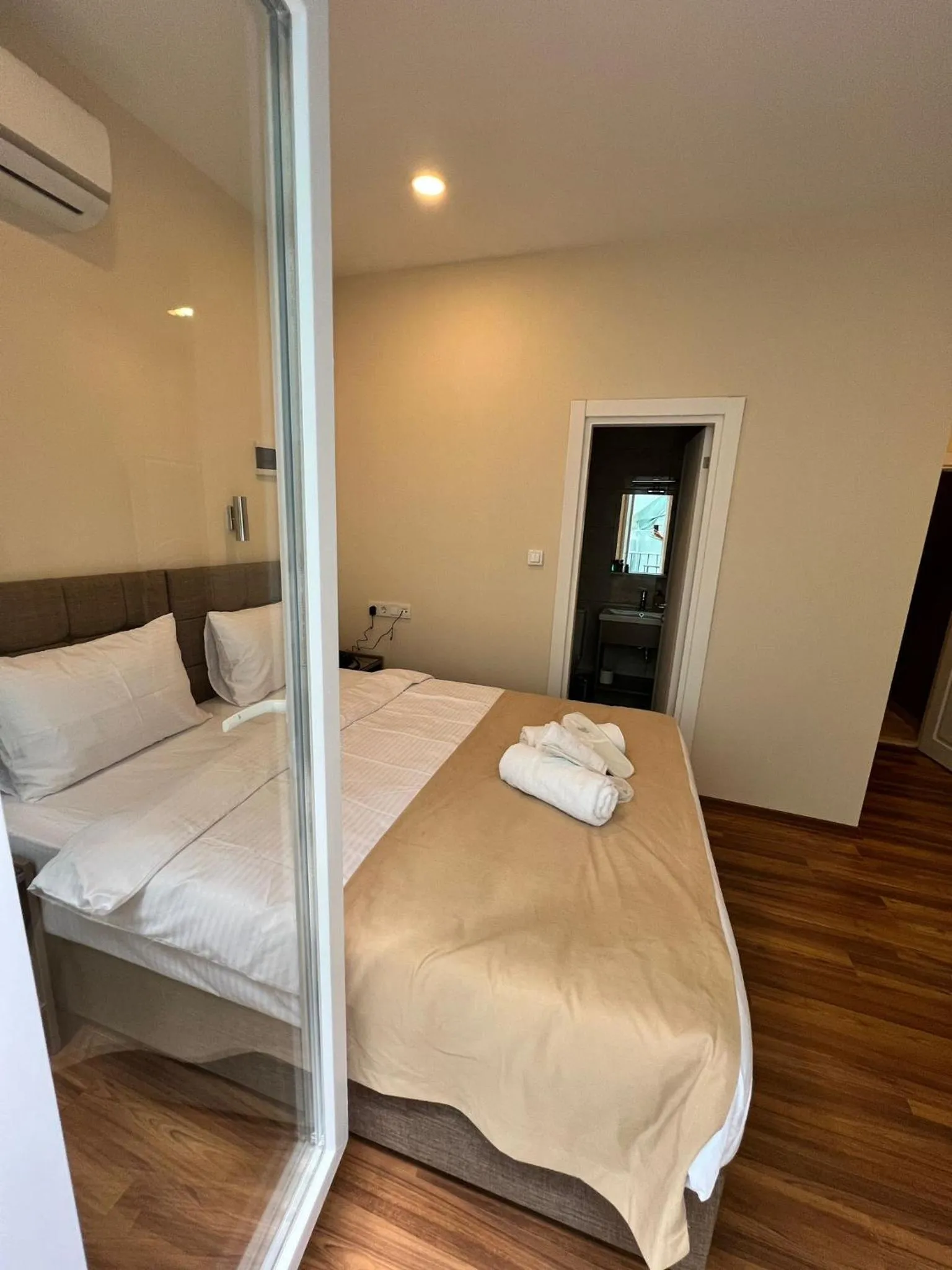 Bed in Taksim Nacre 360 Suit