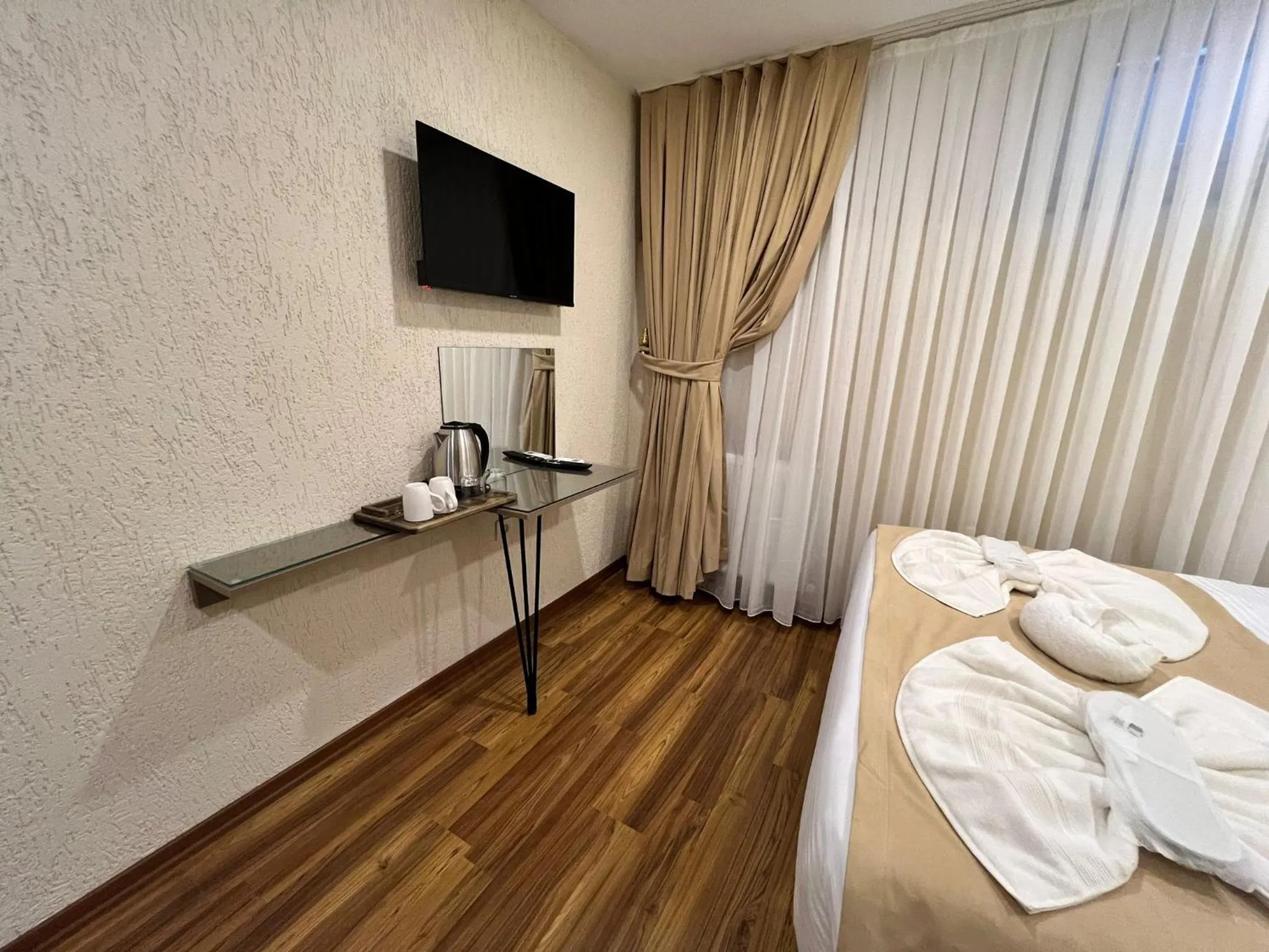 TV and multimedia, Bed in Taksim Nacre 360 Suit