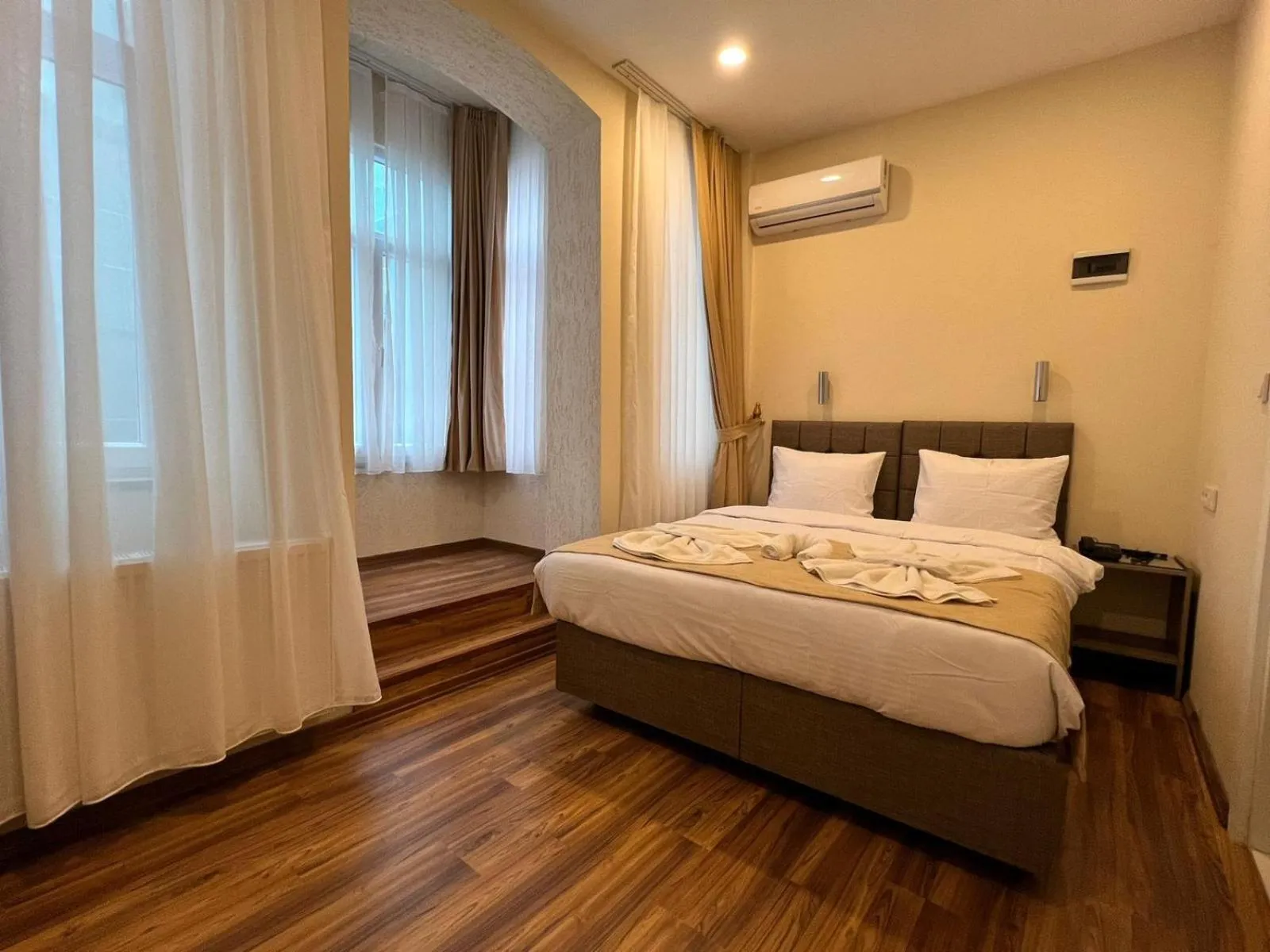 Bed in Taksim Nacre 360 Suit