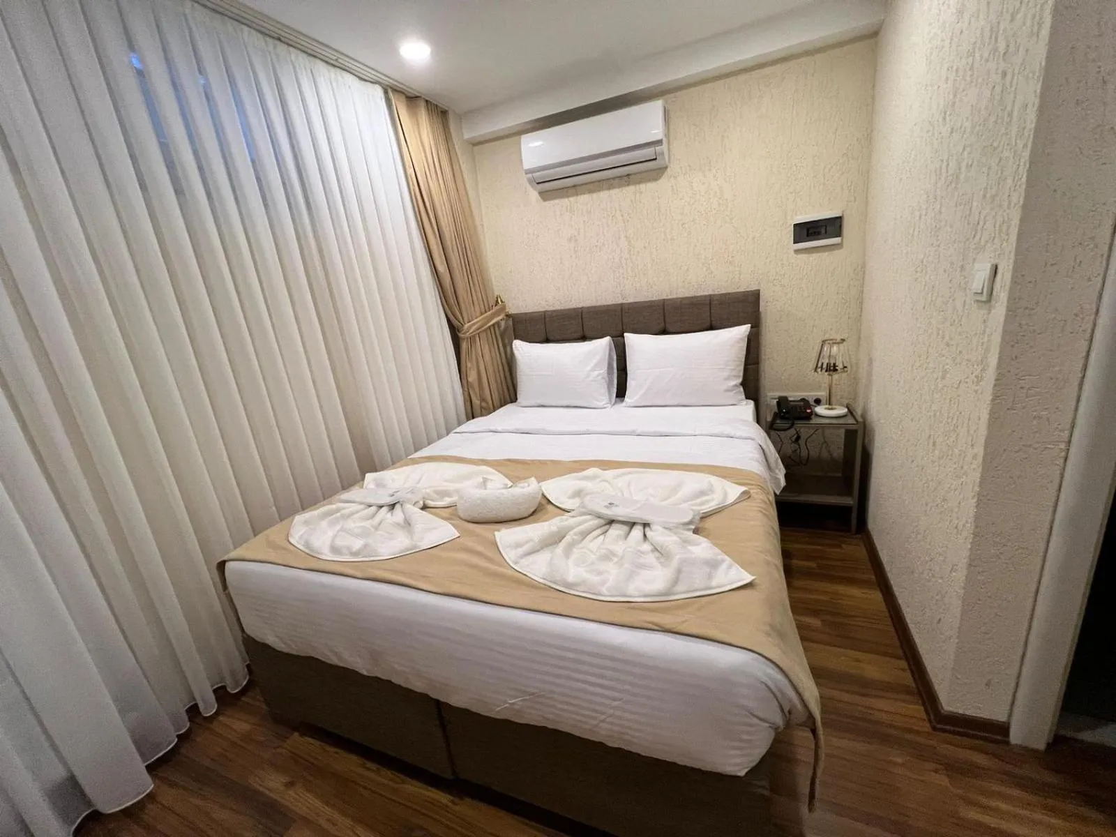 Bed in Taksim Nacre 360 Suit