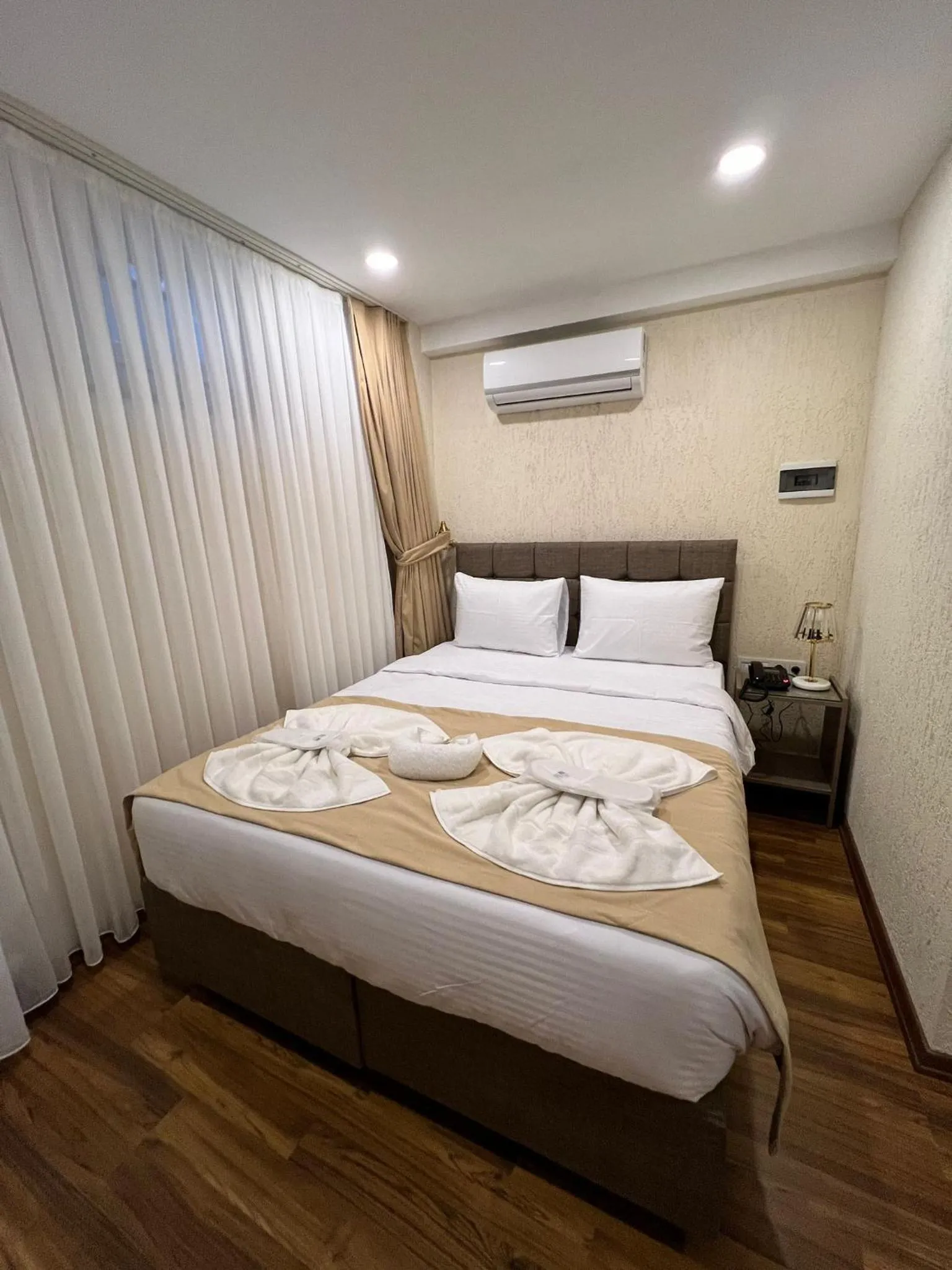 Bed in Taksim Nacre 360 Suit